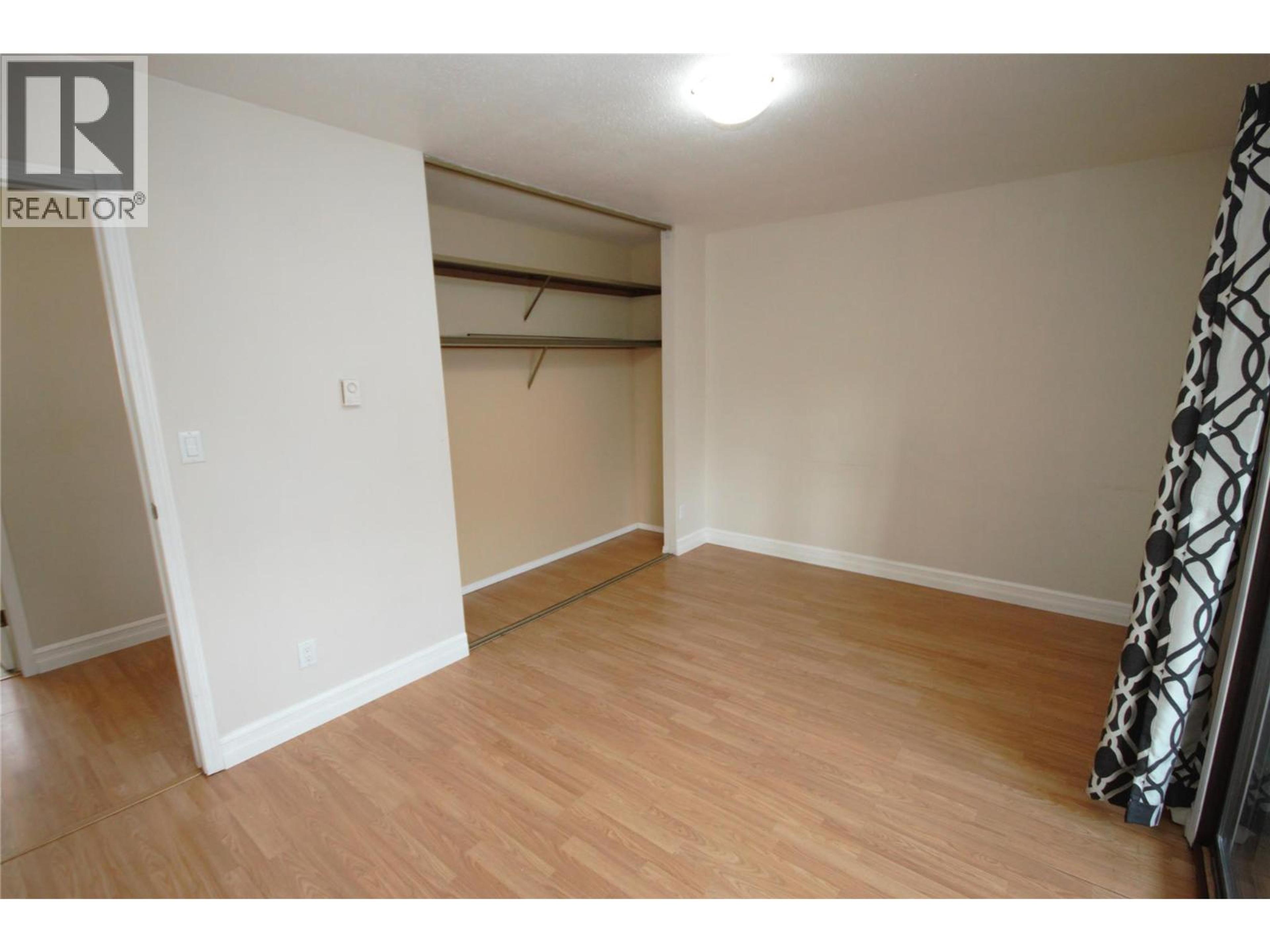 #8 5820 MAIN STREET - 21