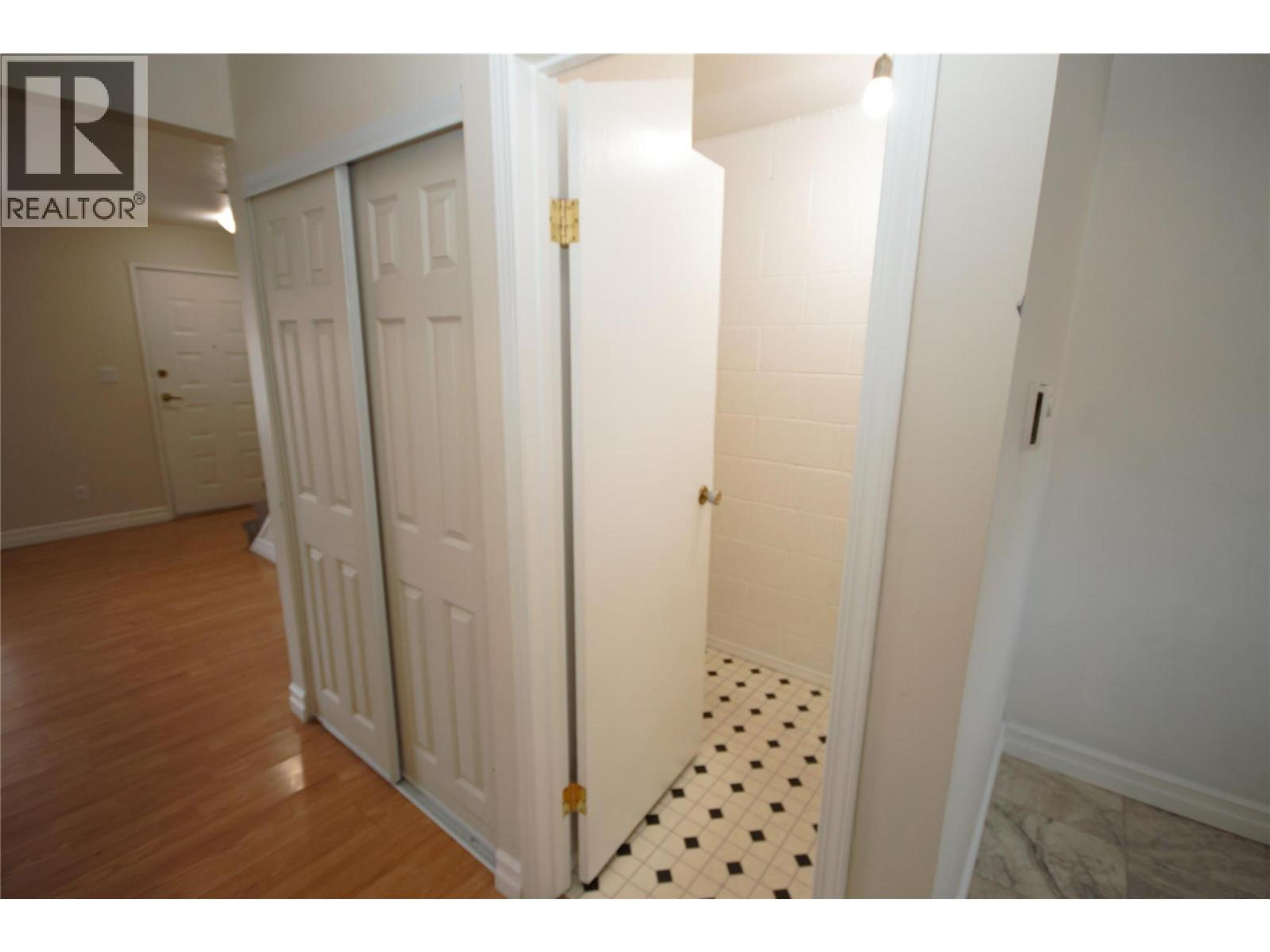 #8 5820 MAIN STREET - 9