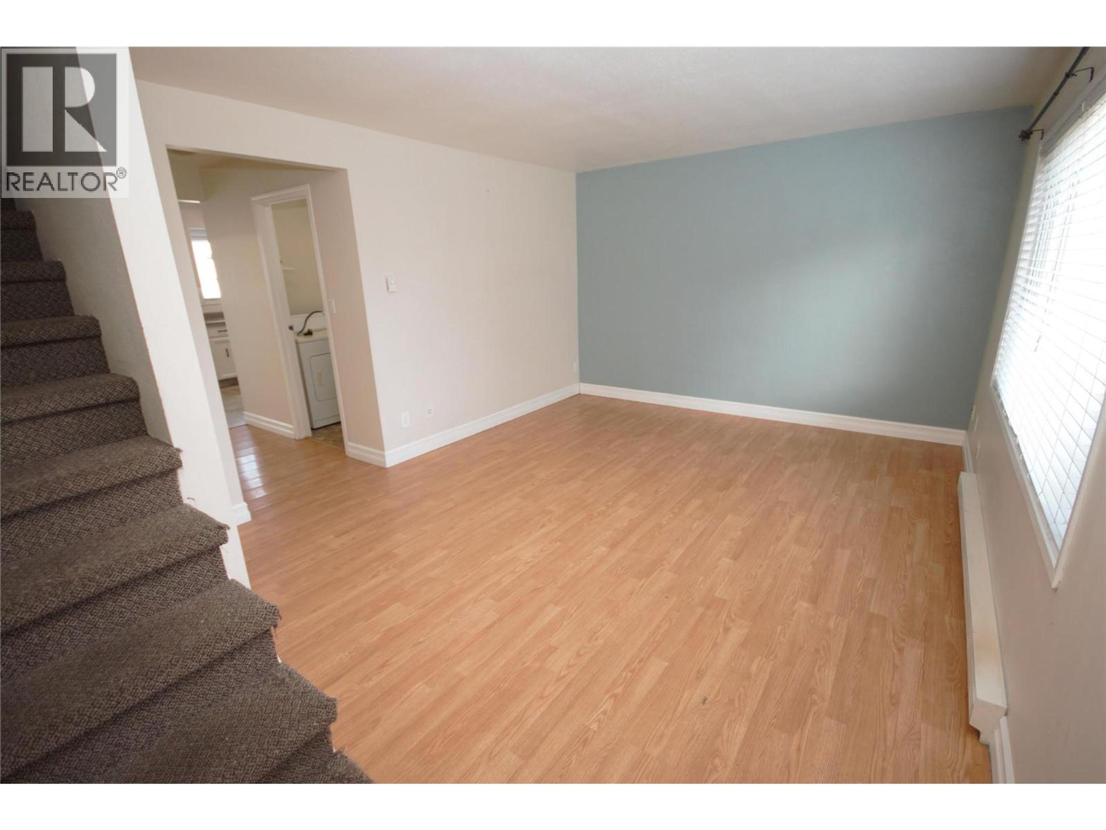 #8 5820 MAIN STREET - 14