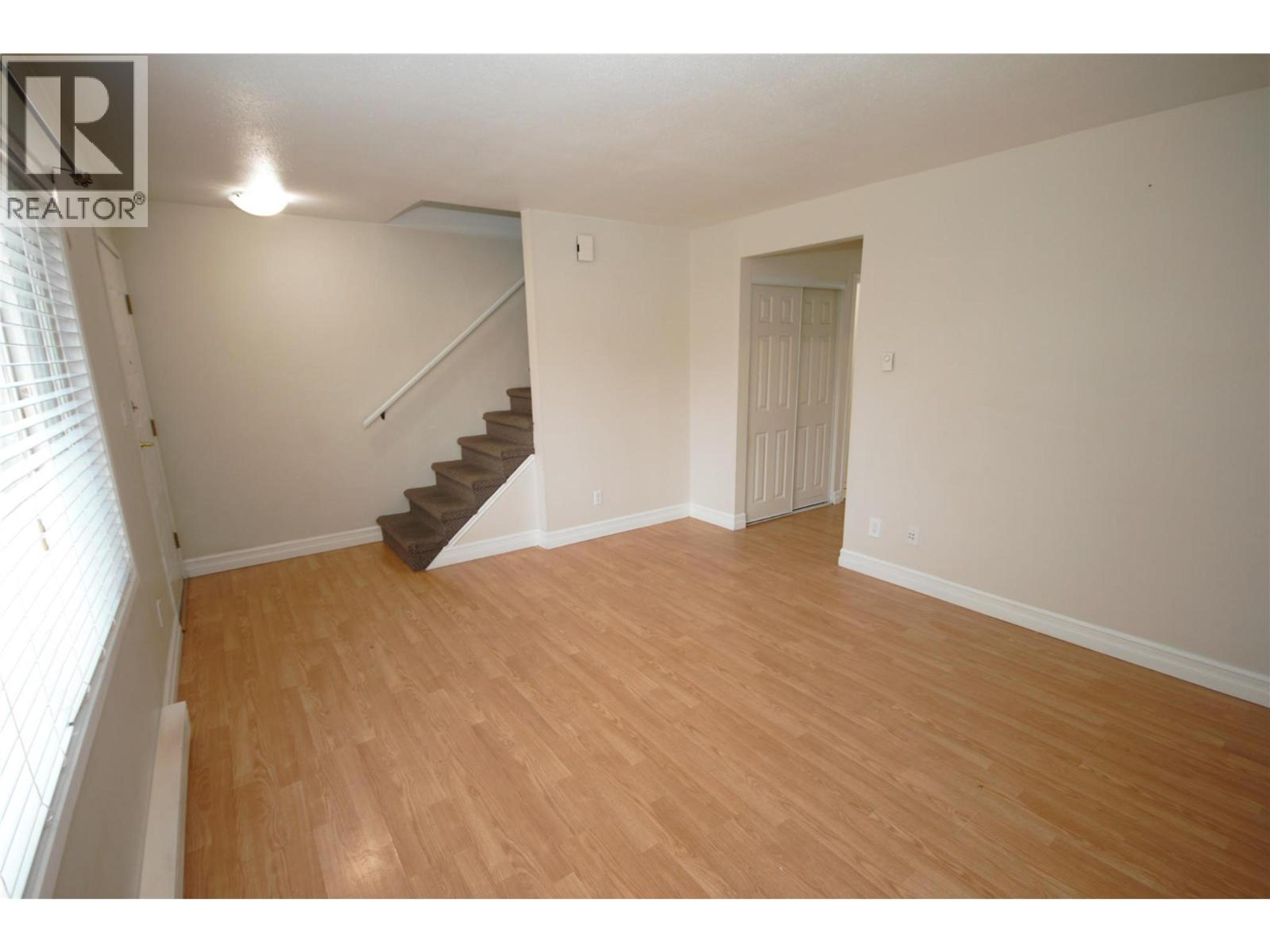 #8 5820 MAIN STREET - 16