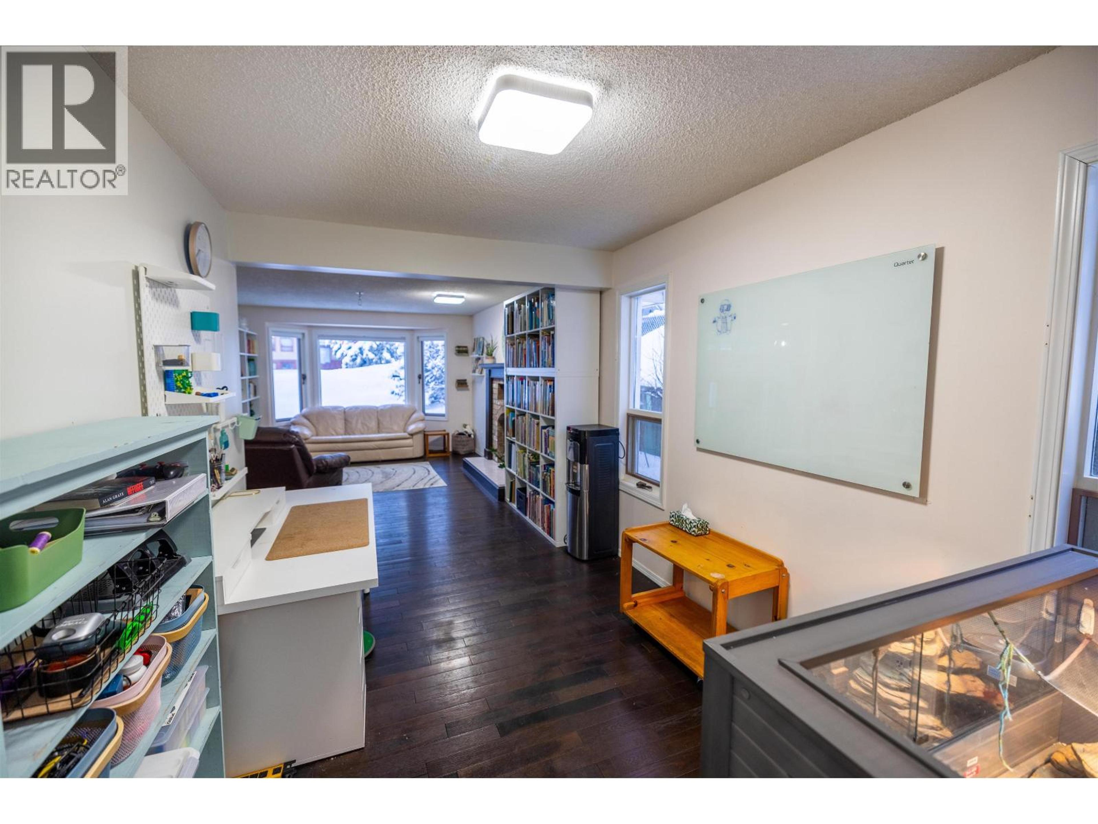 3178 WALLACE CRESCENT - 6