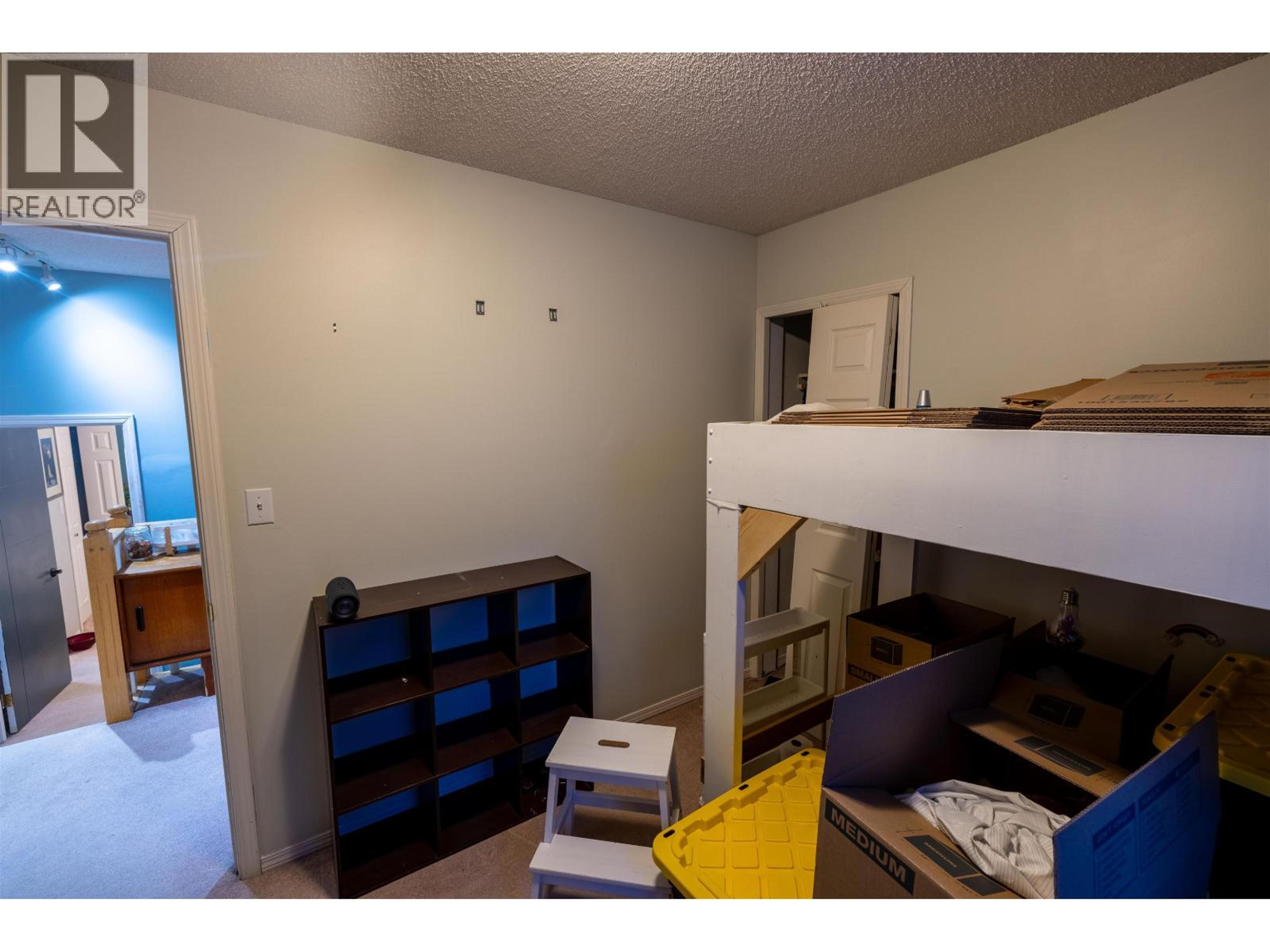 3178 WALLACE CRESCENT - 22