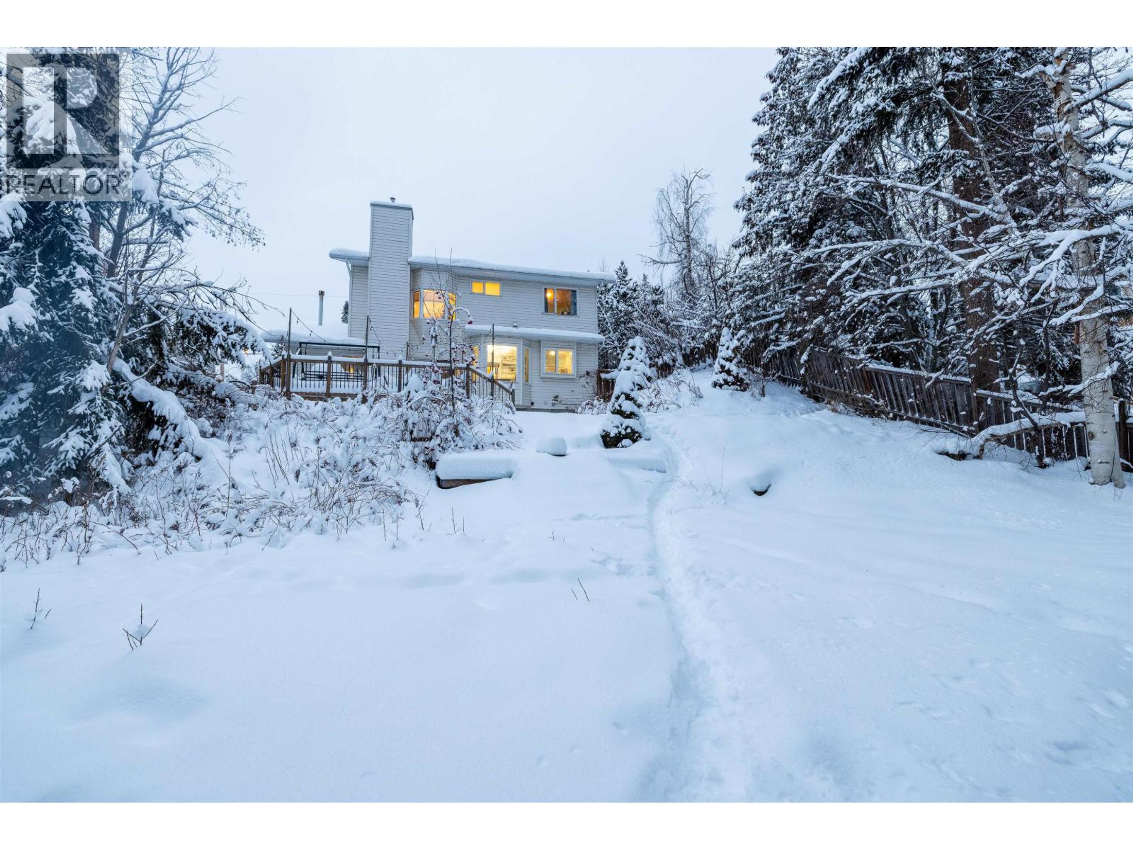 3178 WALLACE CRESCENT - 34