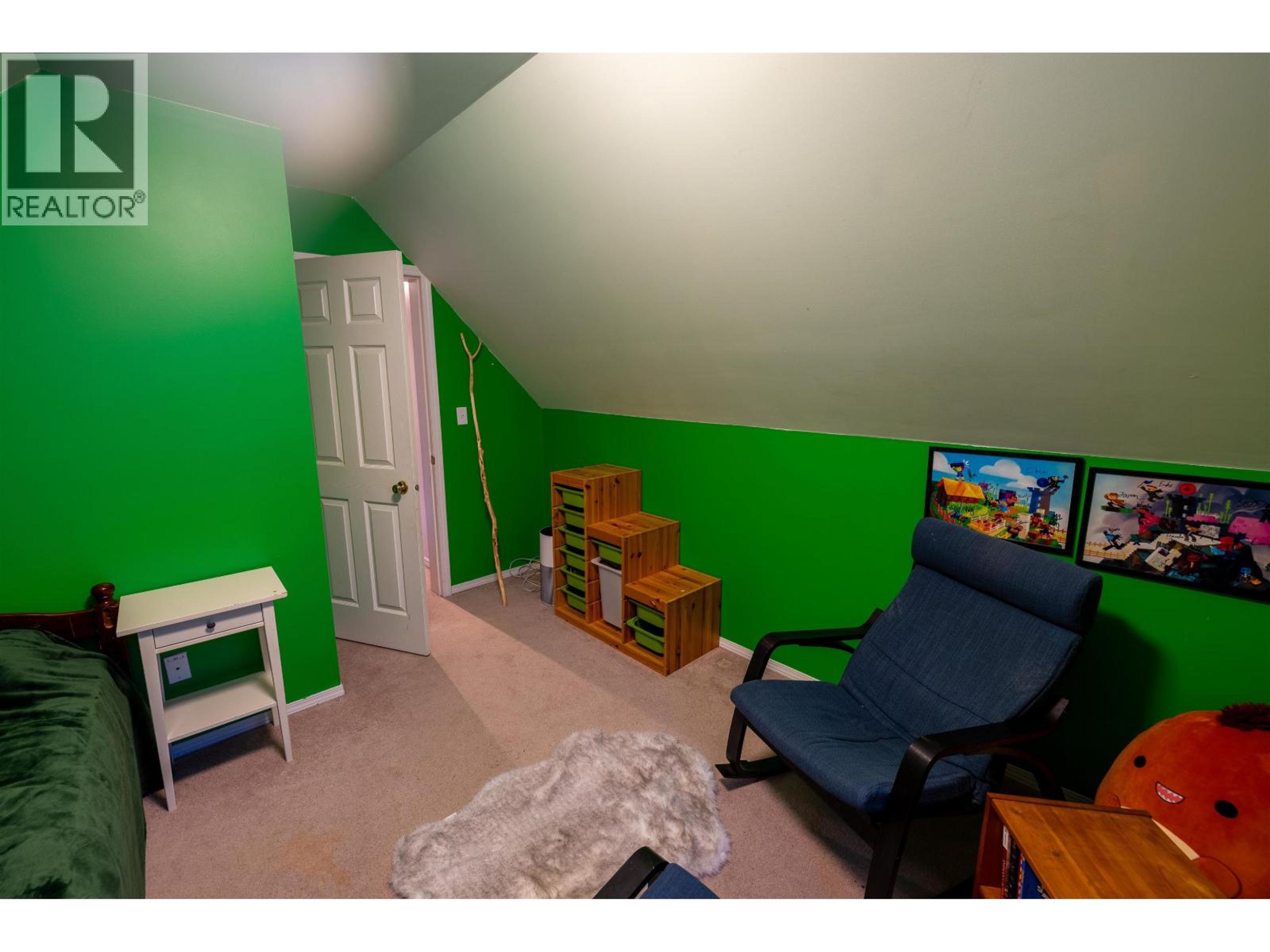 3178 WALLACE CRESCENT - 24