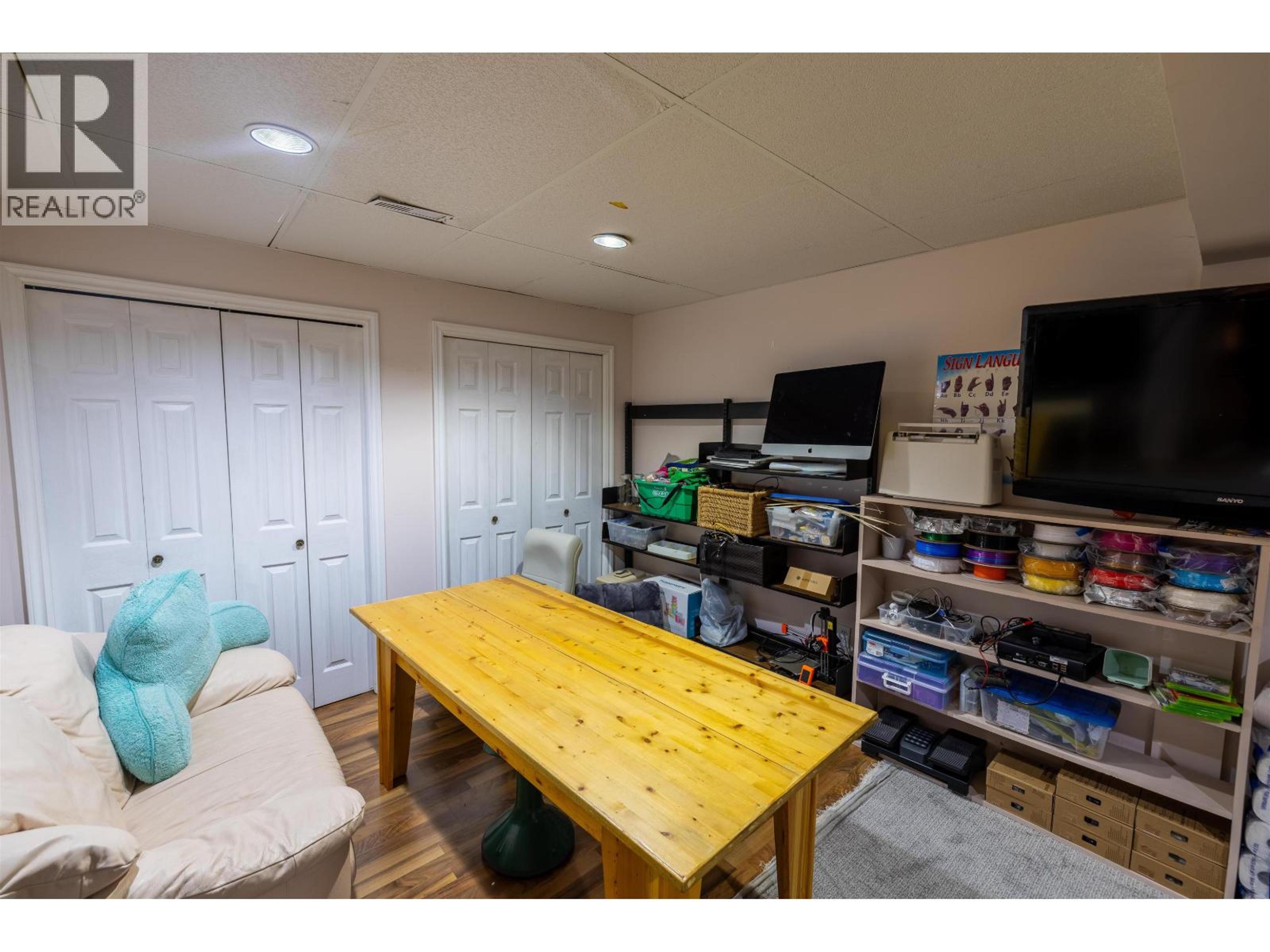 3178 WALLACE CRESCENT - 26