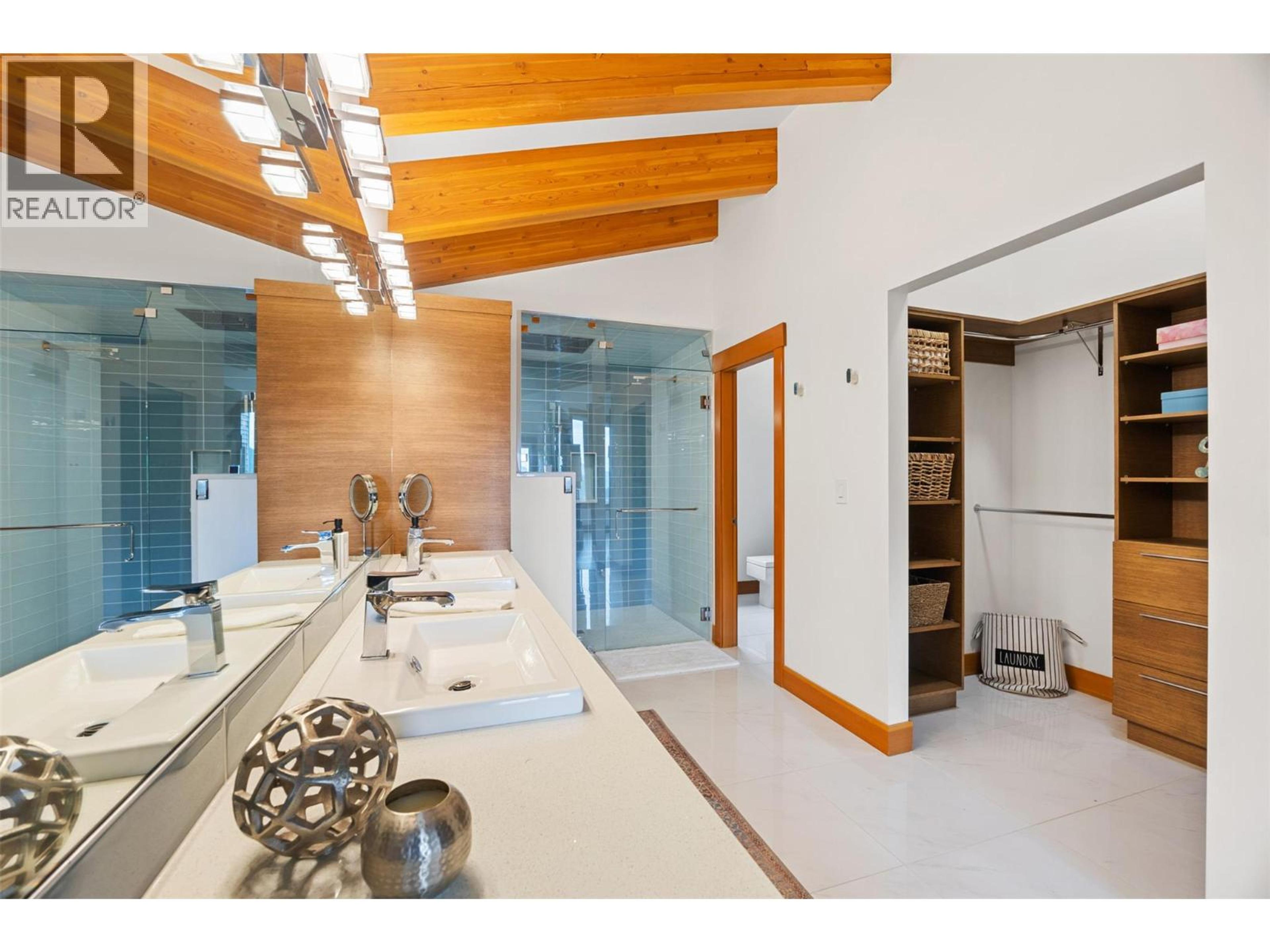 4249 BELLA VISTA DRIVE - 44