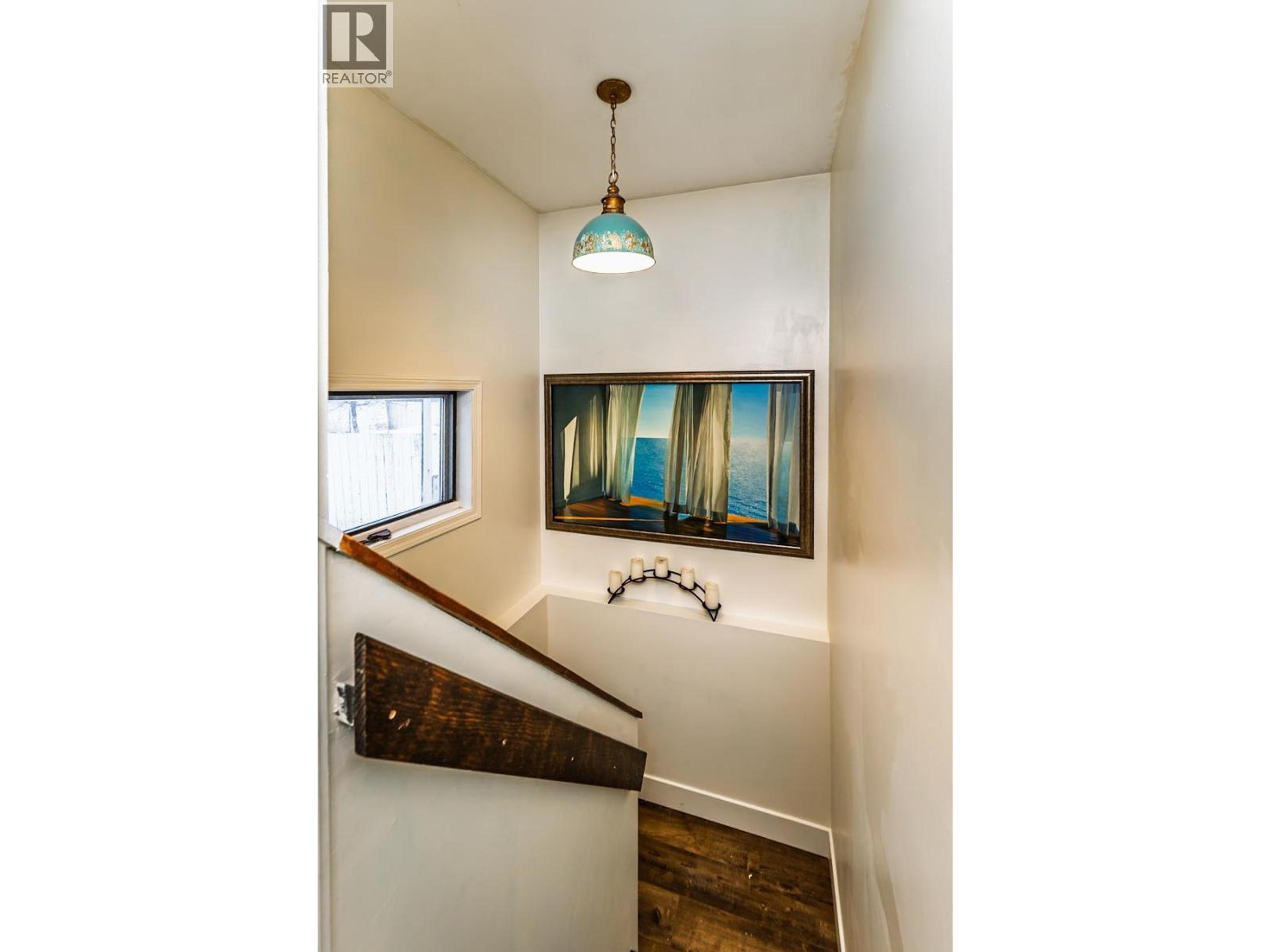 2373 REGENTS CRESCENT - 23