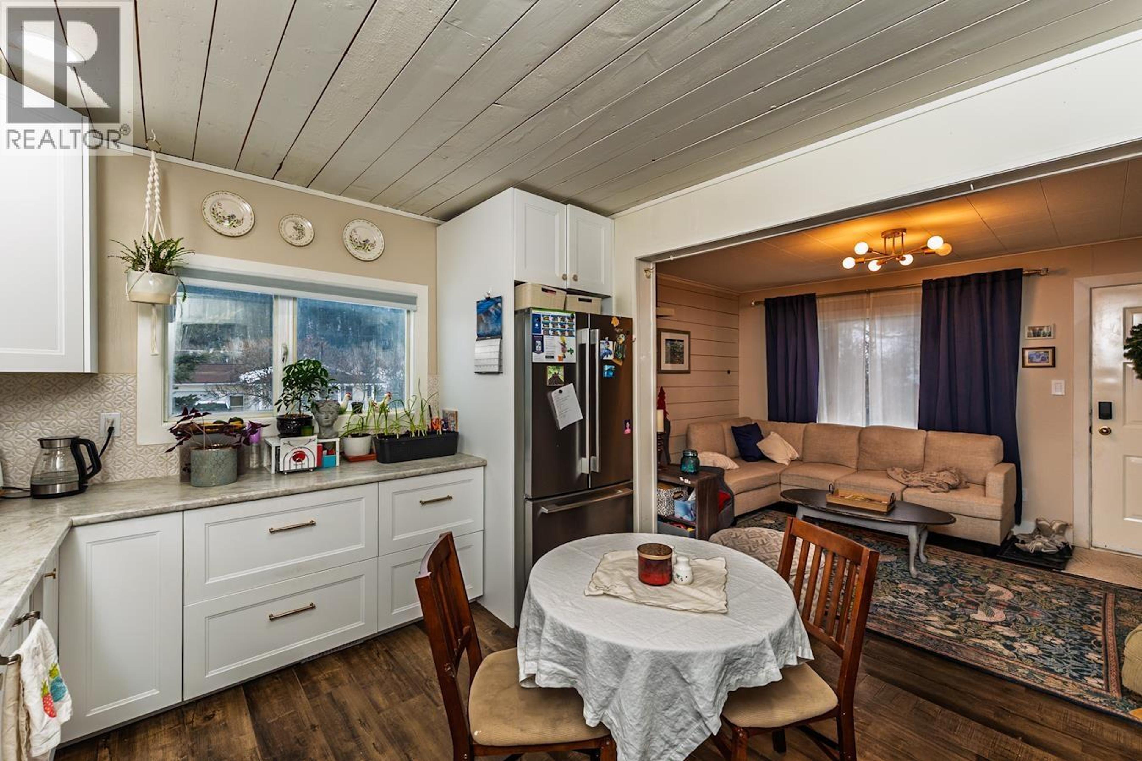 2373 REGENTS CRESCENT - Main Image