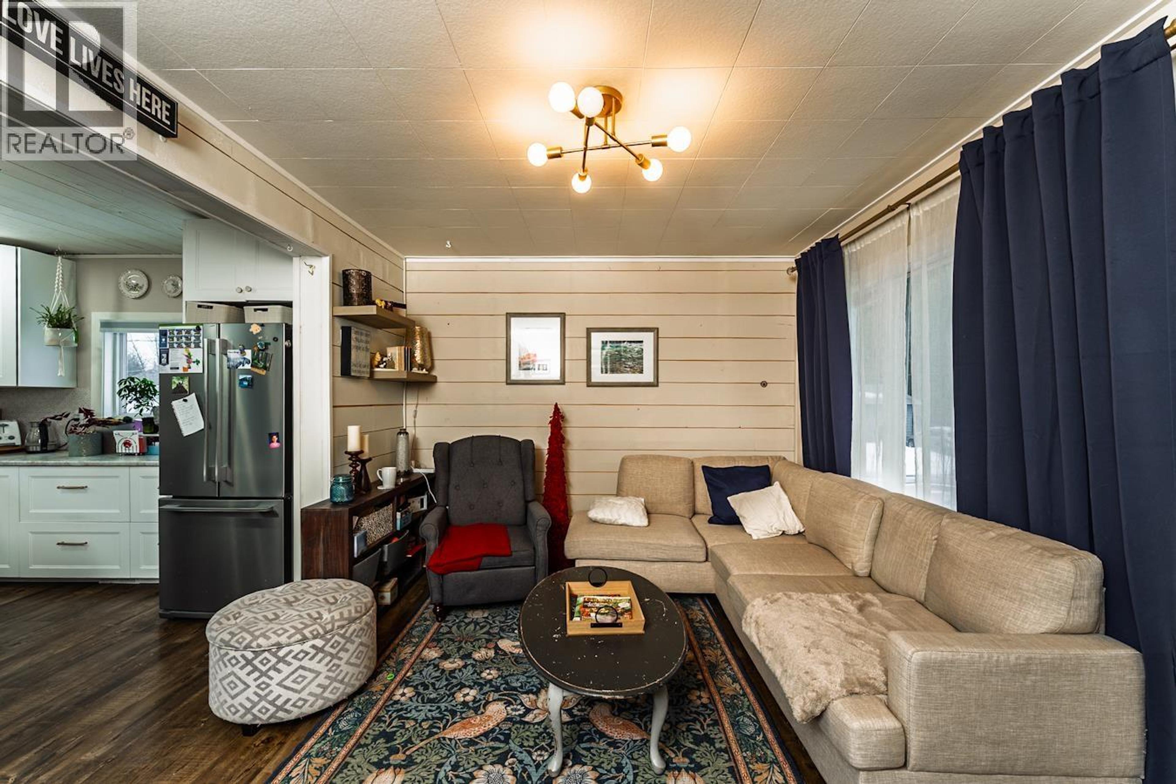 2373 REGENTS CRESCENT - 6