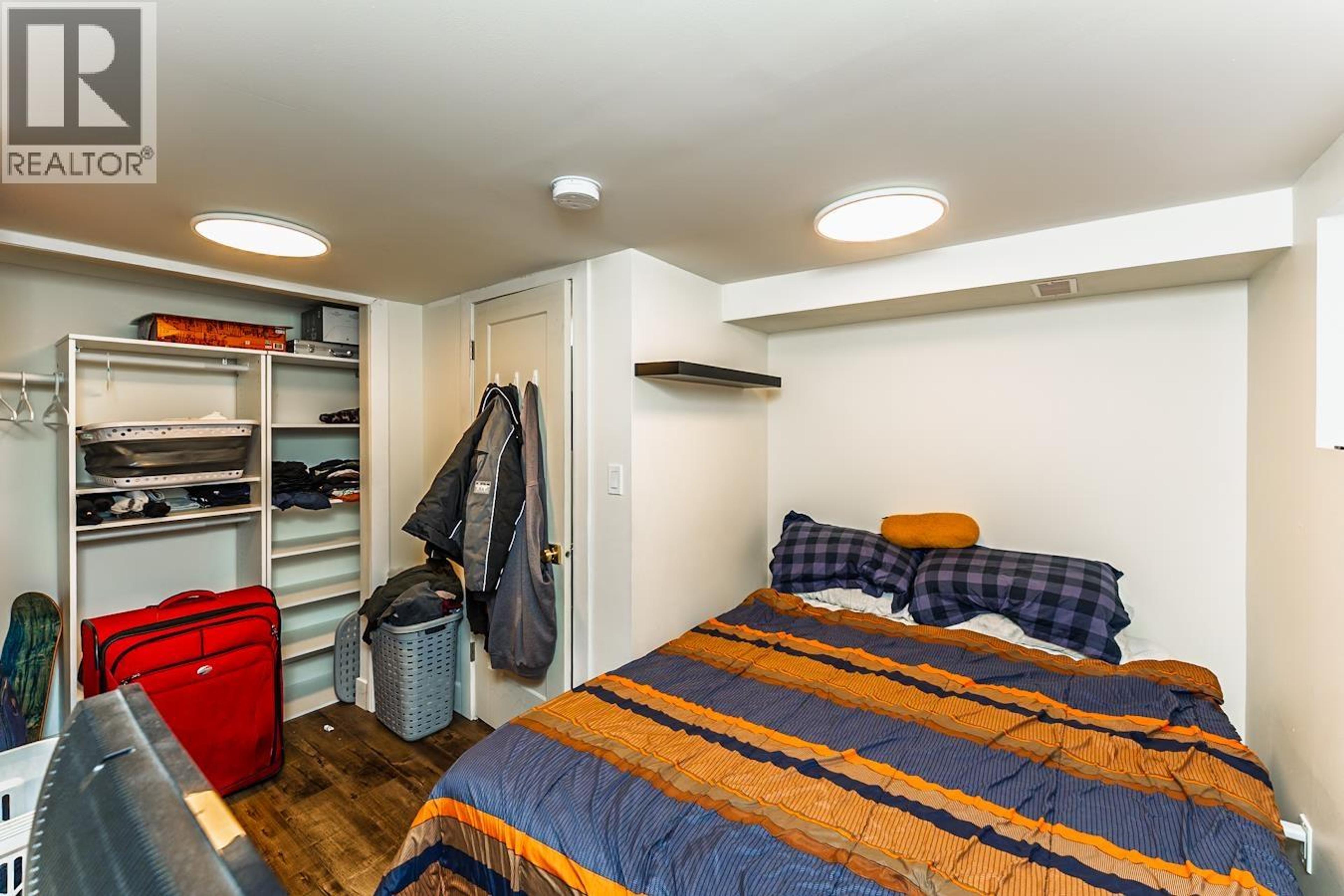 2373 REGENTS CRESCENT - 16