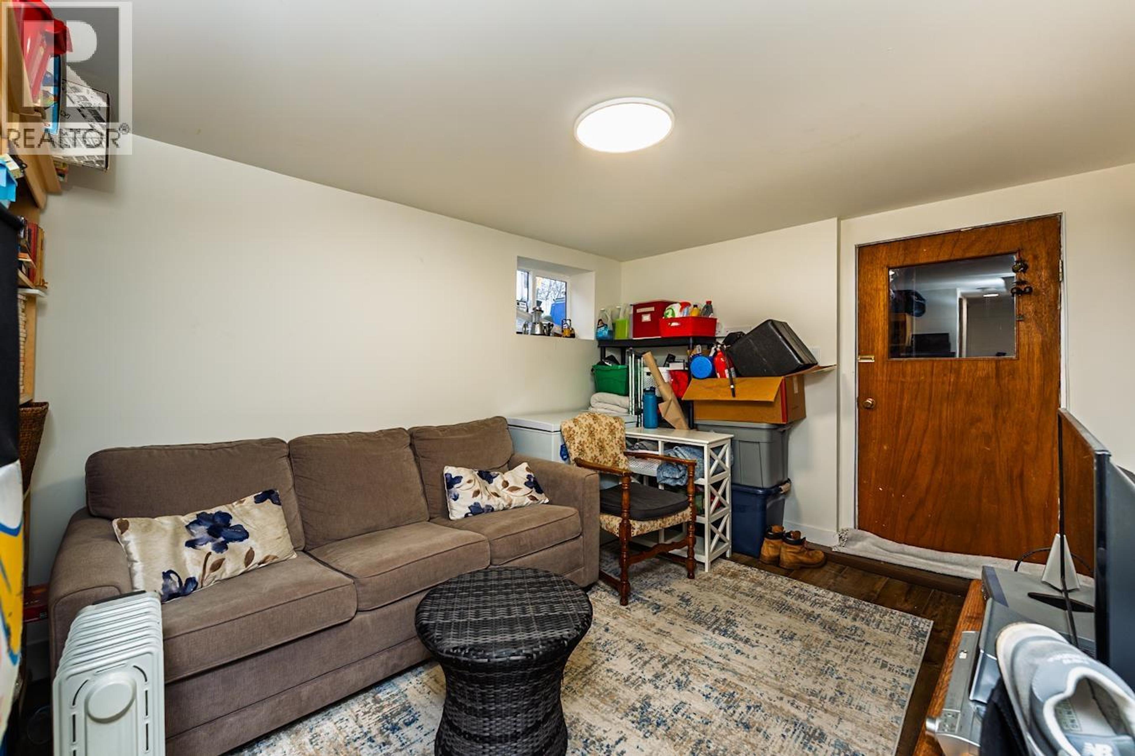 2373 REGENTS CRESCENT - 24