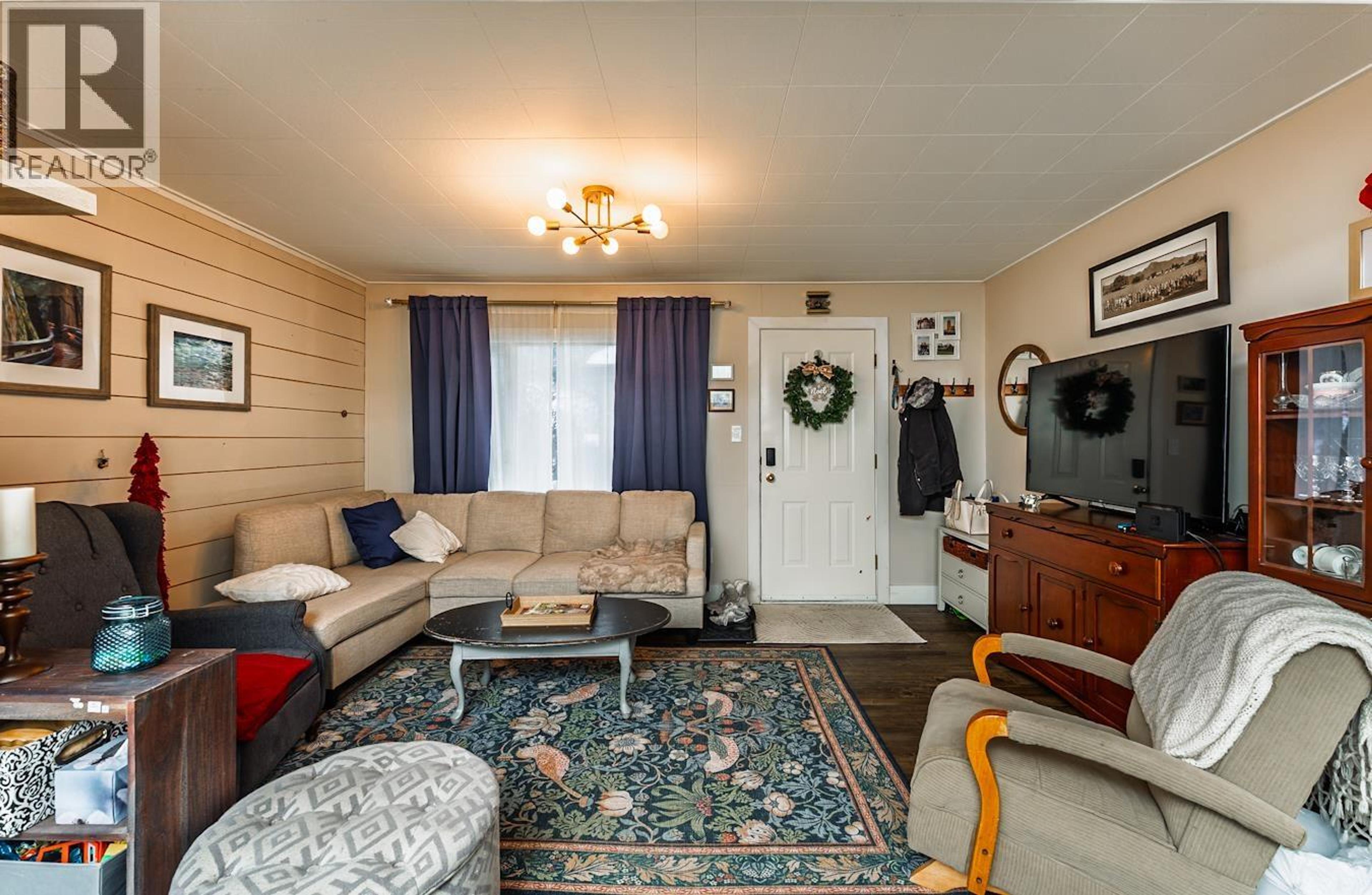 2373 REGENTS CRESCENT - 8