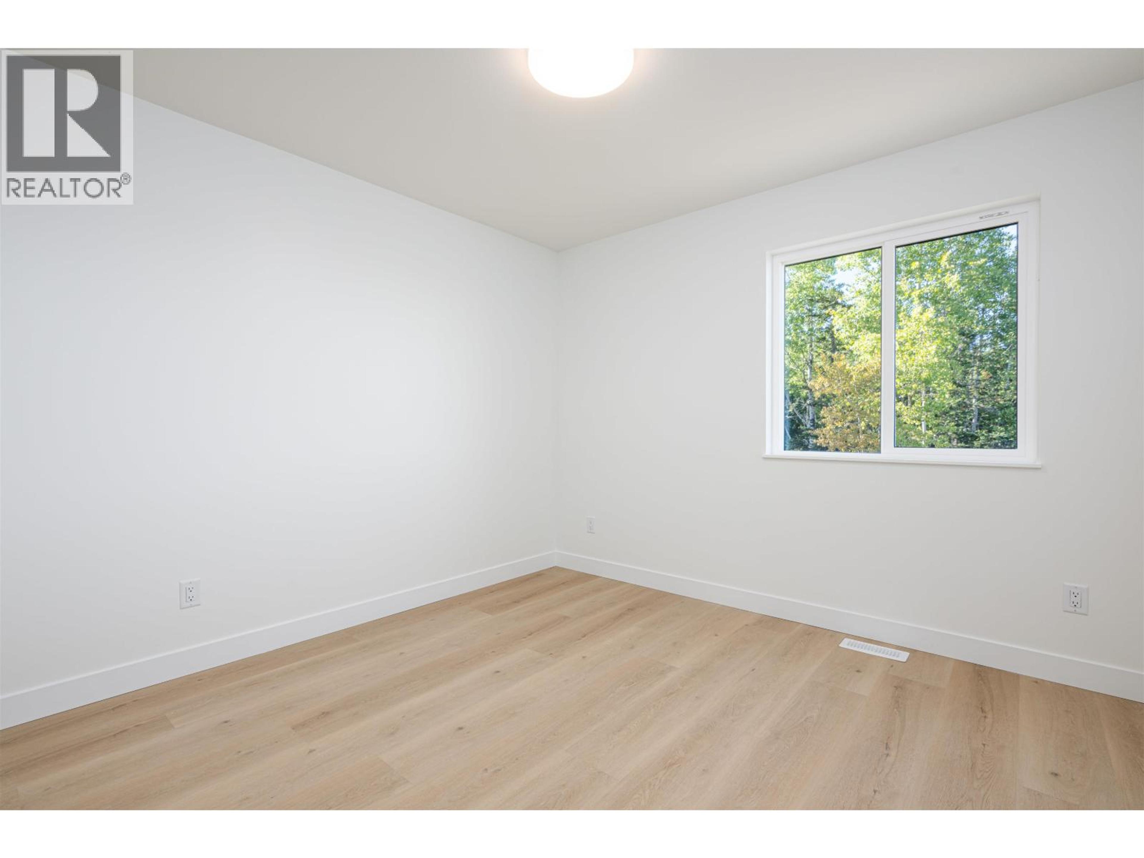 #101 7785 SOUTHRIDGE AVENUE - 21