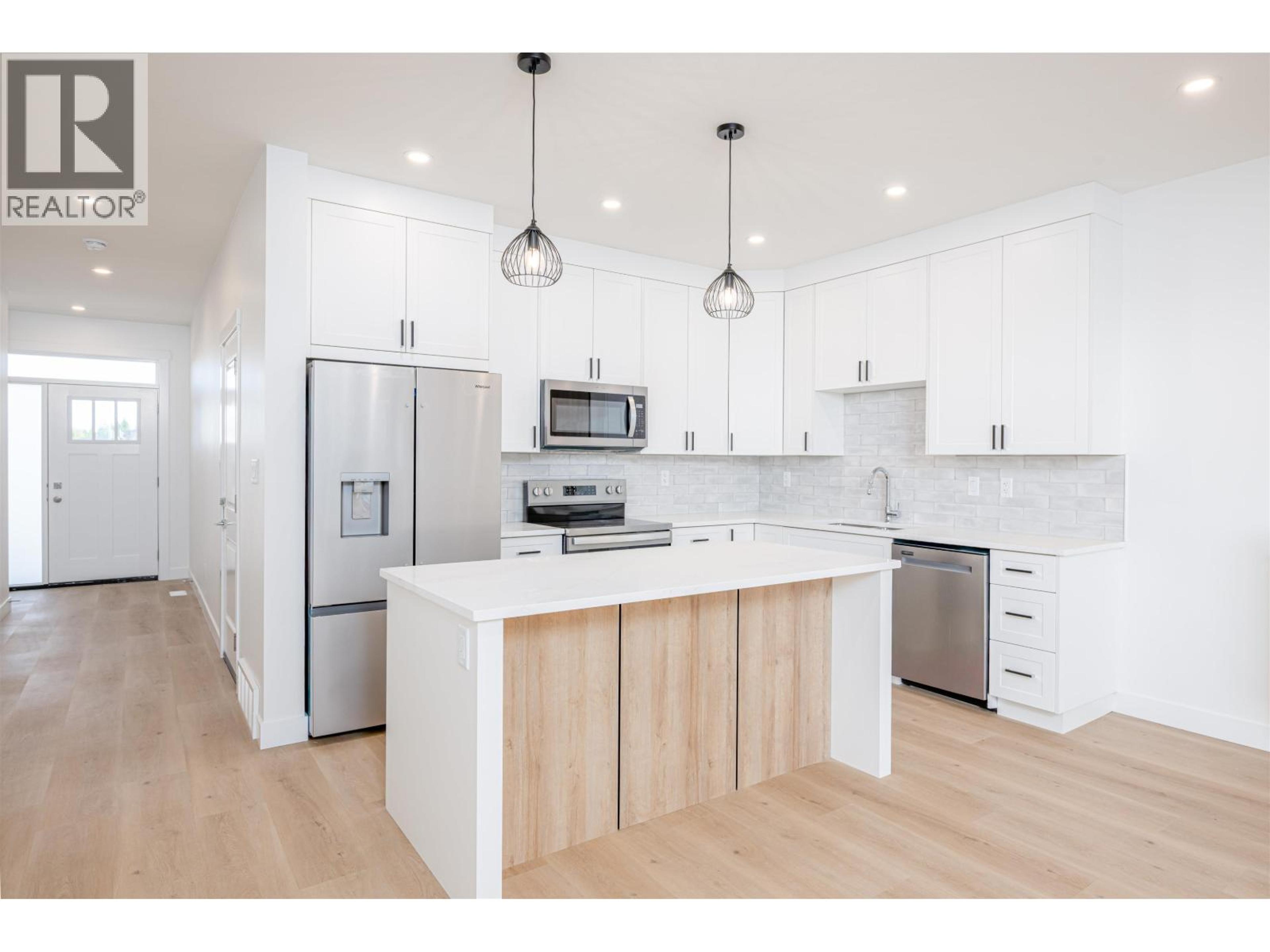 #101 7785 SOUTHRIDGE AVENUE - 4