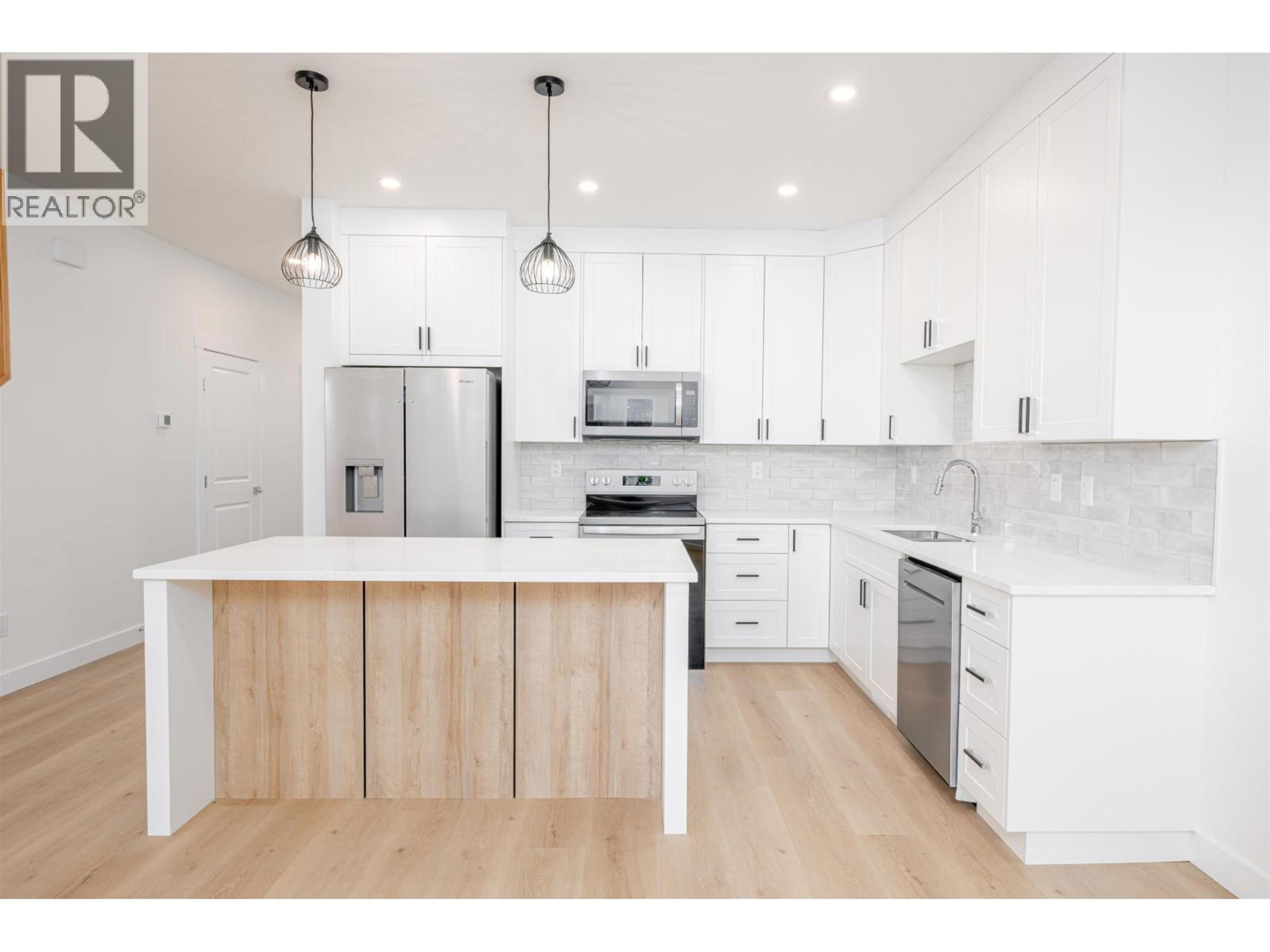 #102 7785 SOUTHRIDGE AVENUE - 5