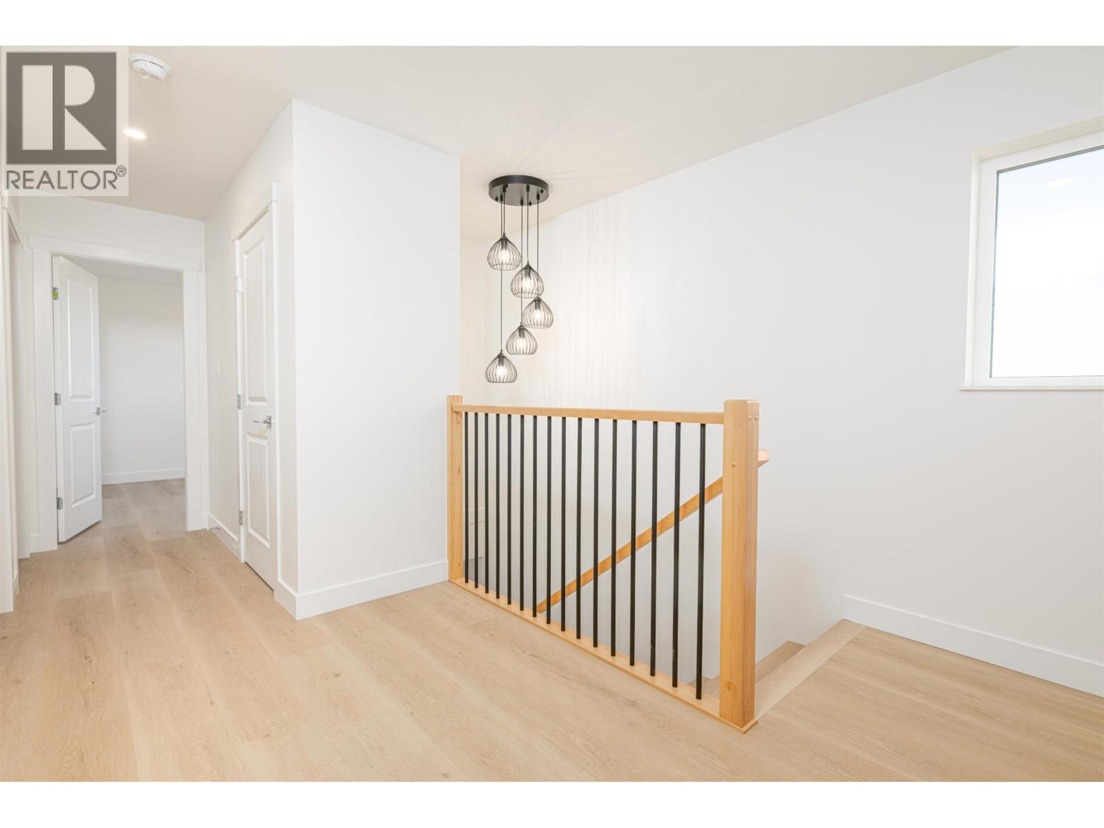 #102 7785 SOUTHRIDGE AVENUE - 15