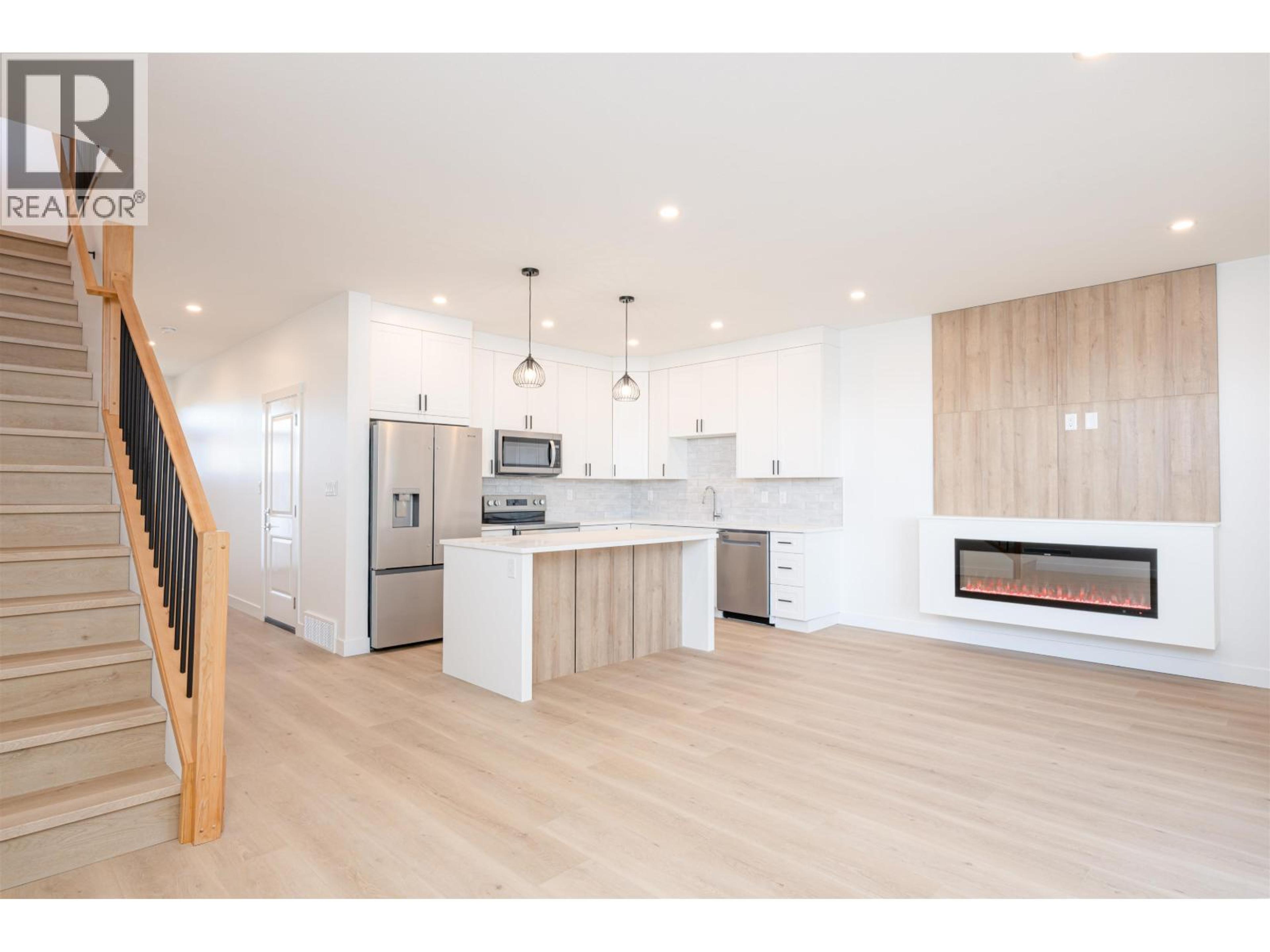 #102 7785 SOUTHRIDGE AVENUE - 6