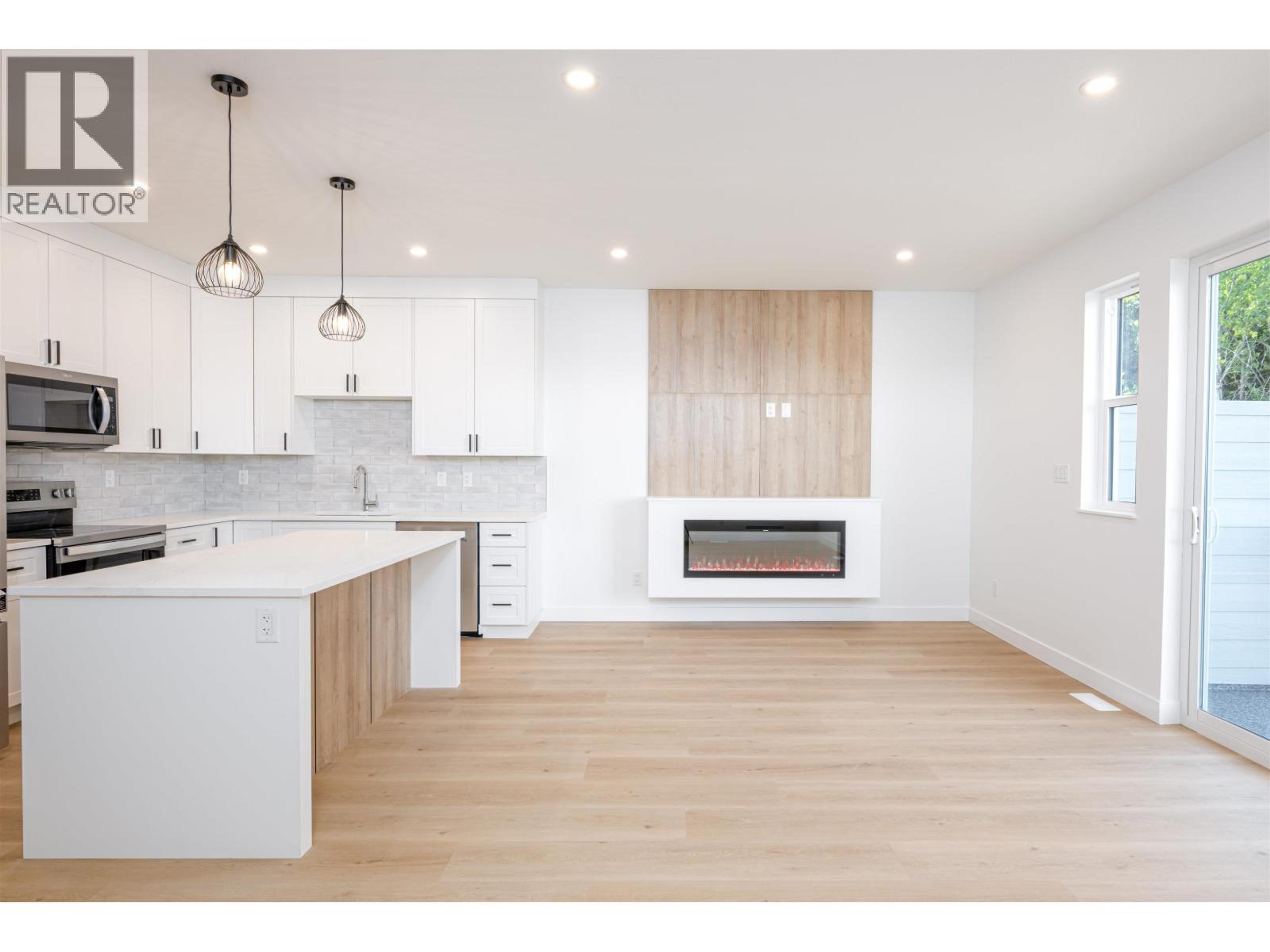 #102 7785 SOUTHRIDGE AVENUE - 10