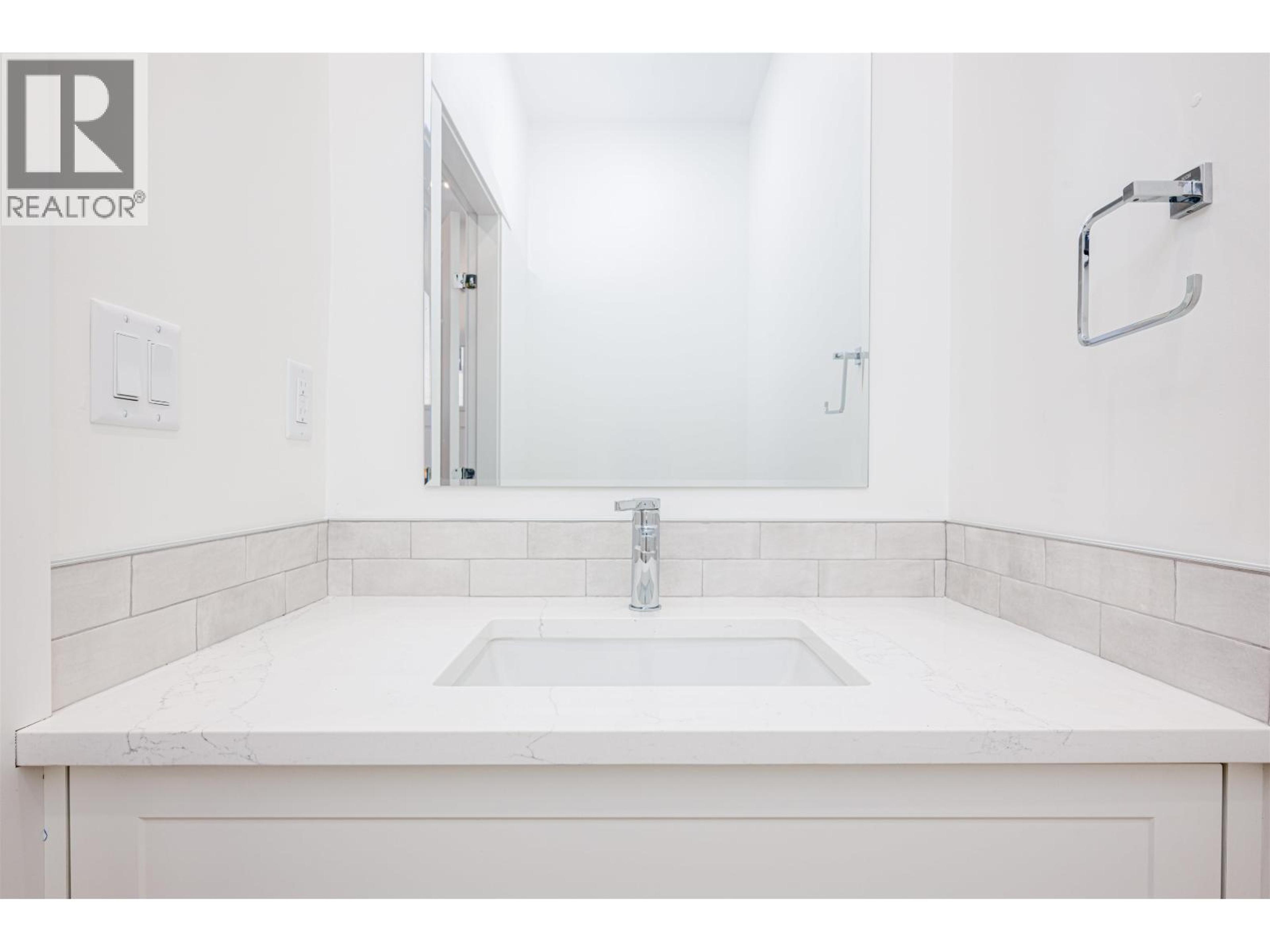 #102 7785 SOUTHRIDGE AVENUE - 14