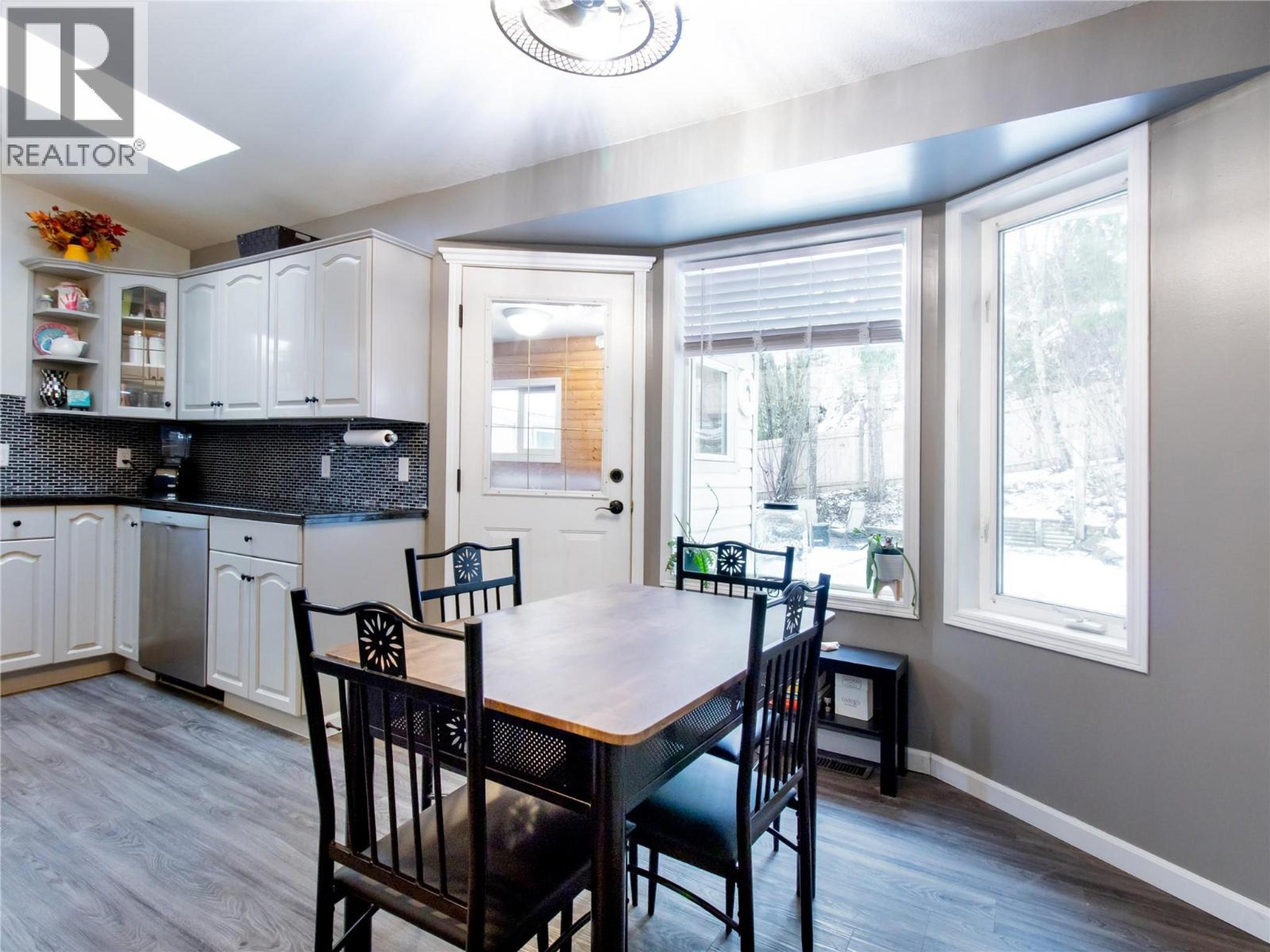 2876 JUNIPER CRESCENT - 7