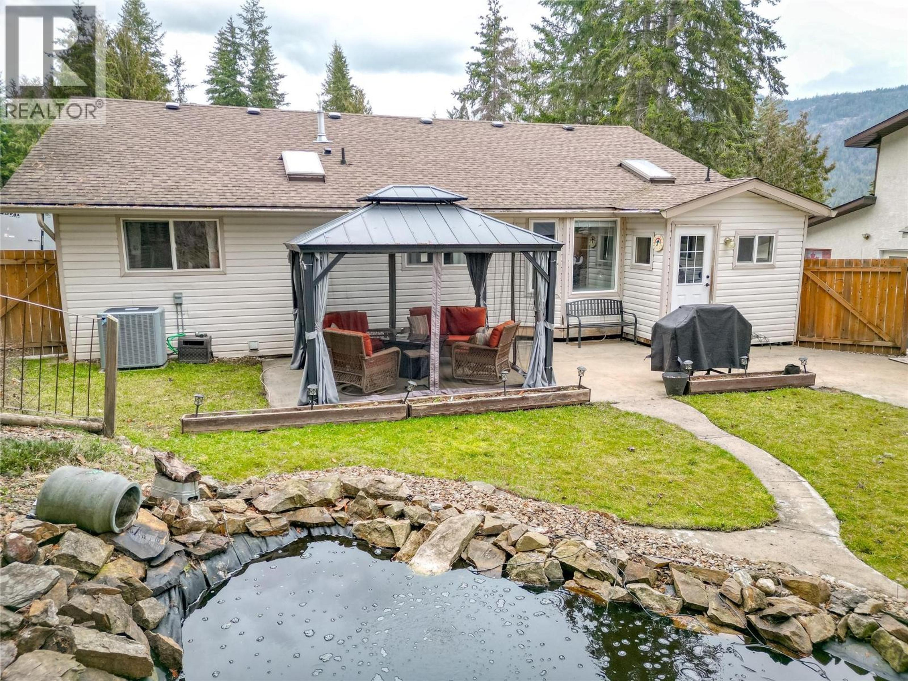 2876 JUNIPER CRESCENT - 41