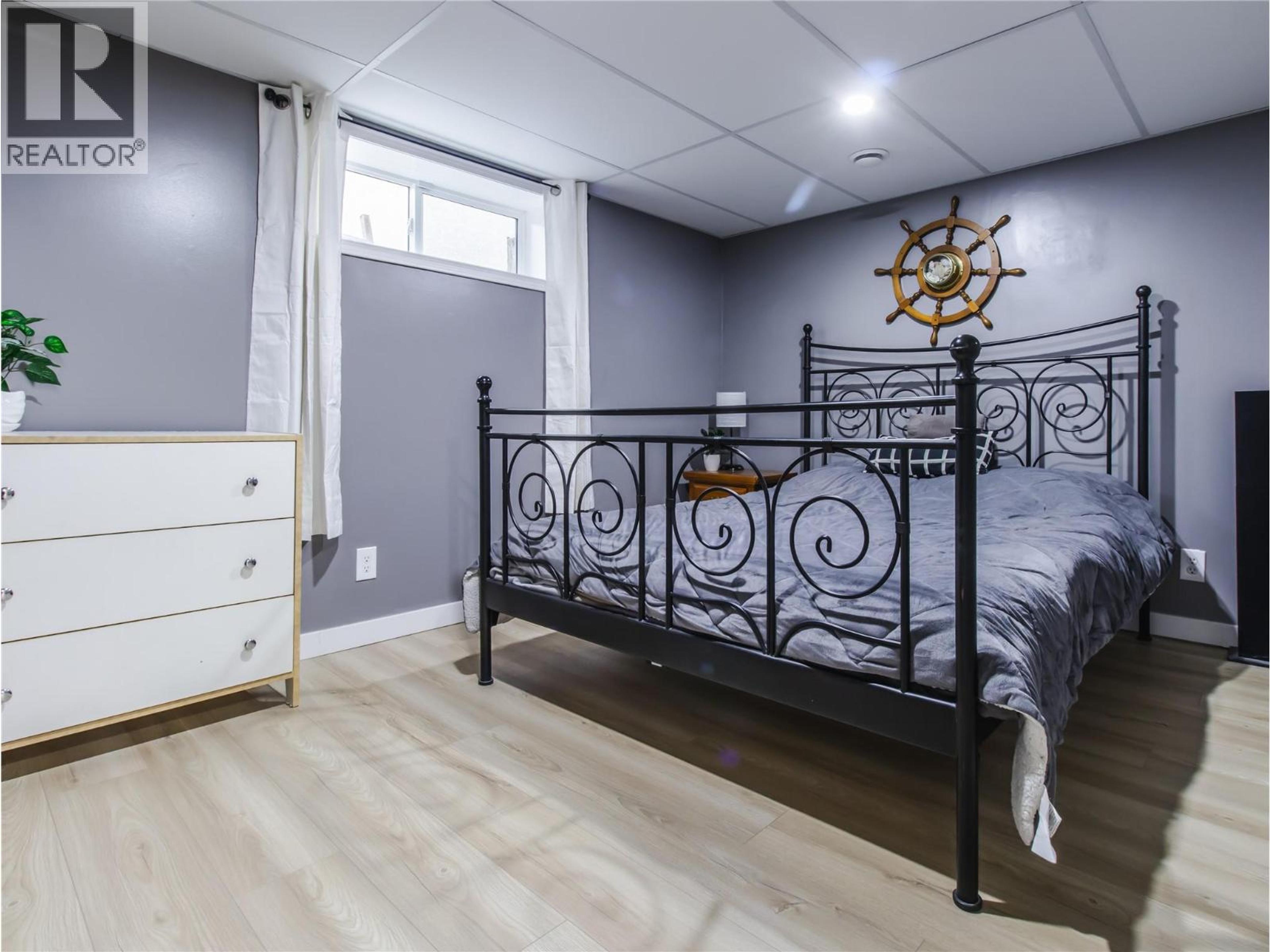 2876 JUNIPER CRESCENT - 25