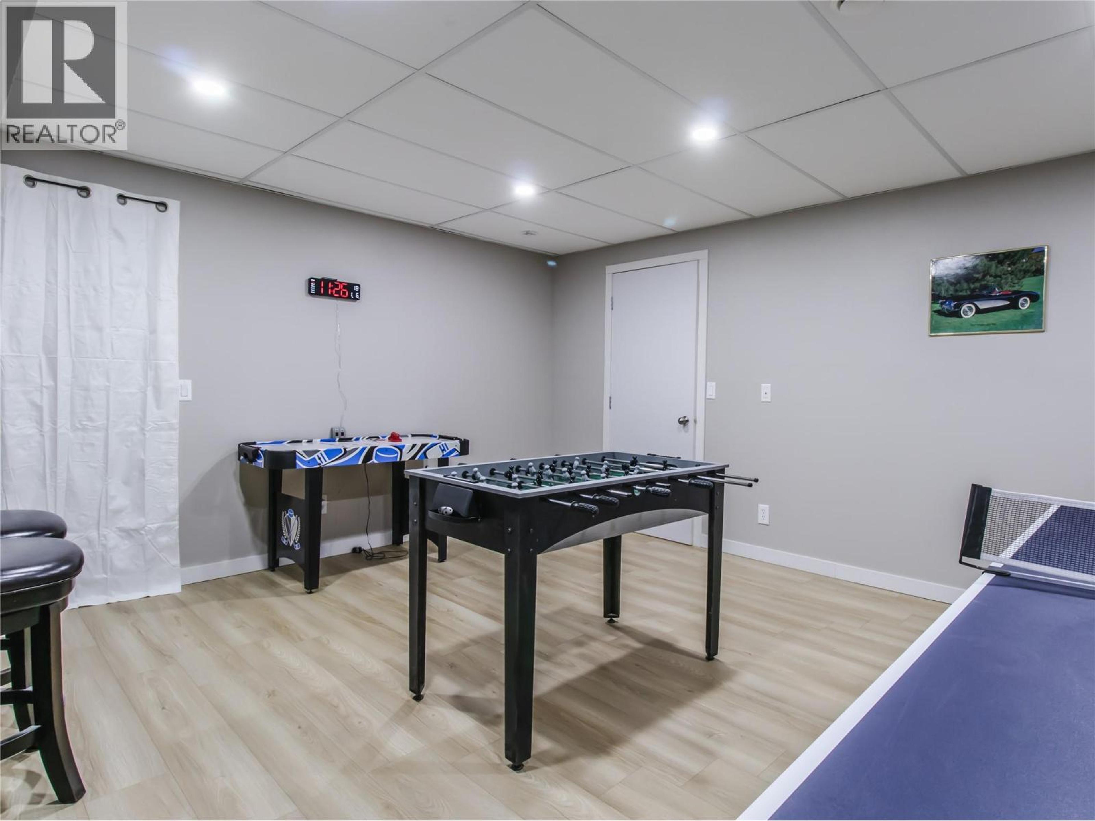 2876 JUNIPER CRESCENT - 33