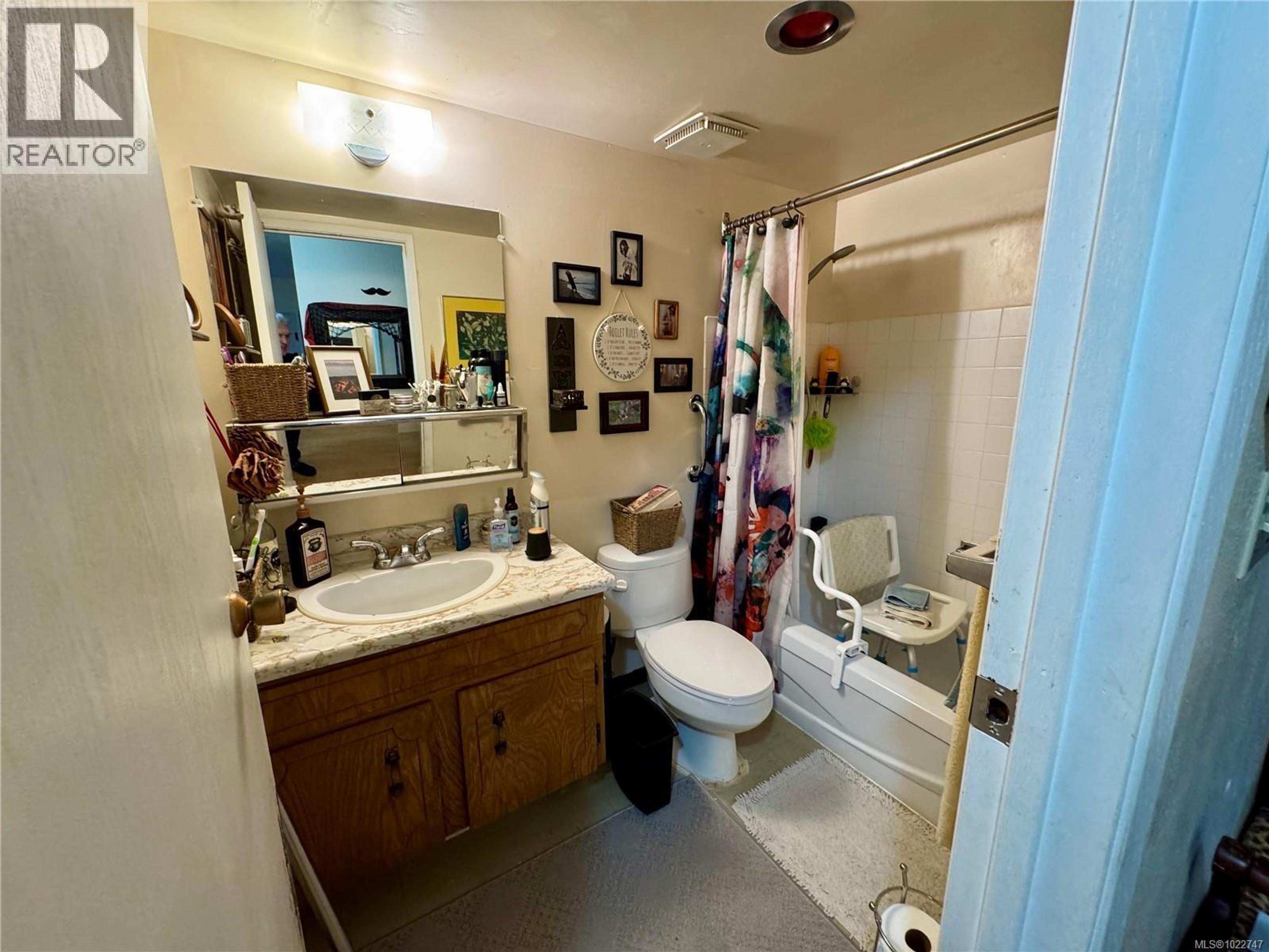 #302 801 MARINE DR - Image 9