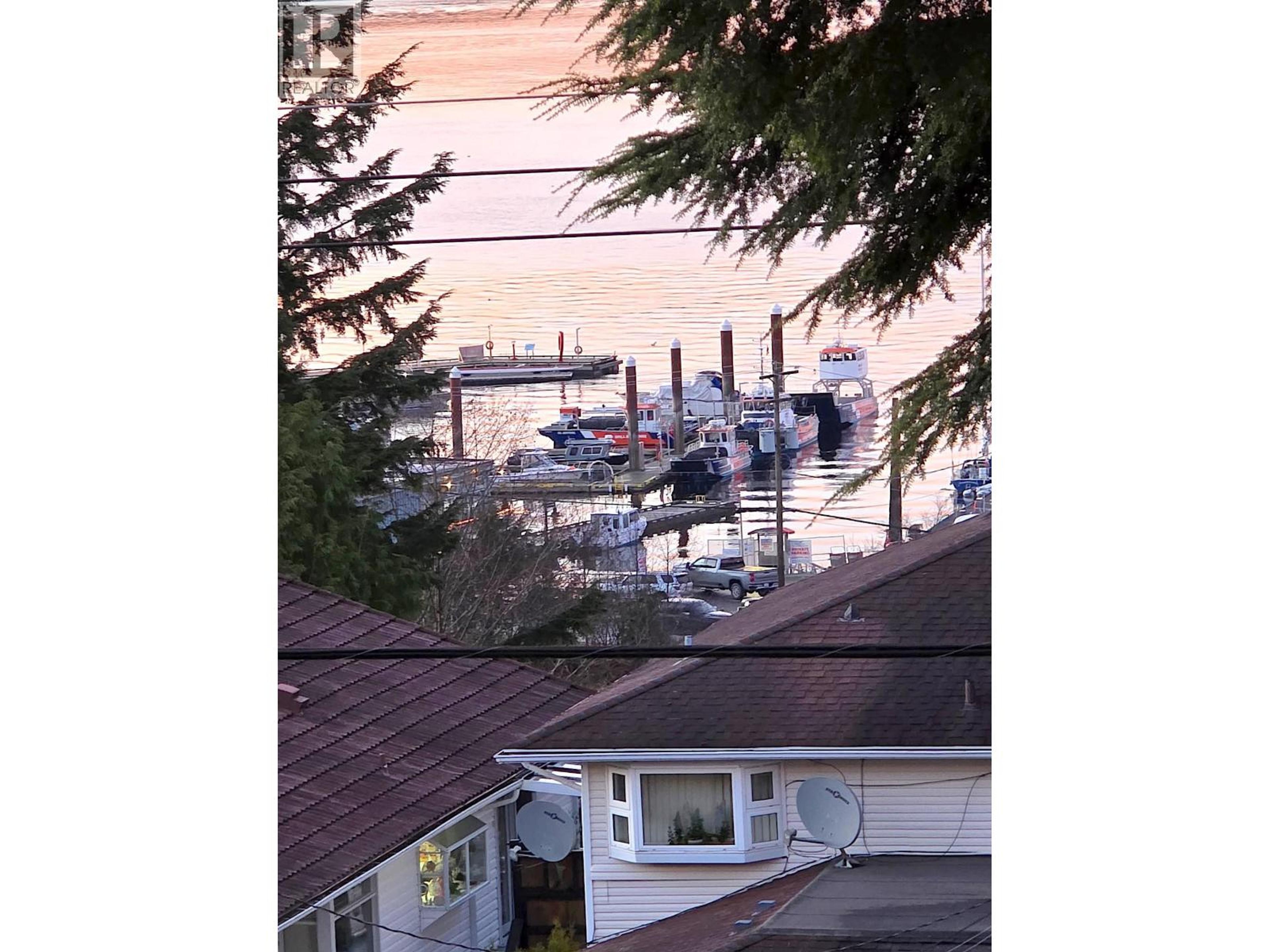 594 E 4TH AVENUE - 35