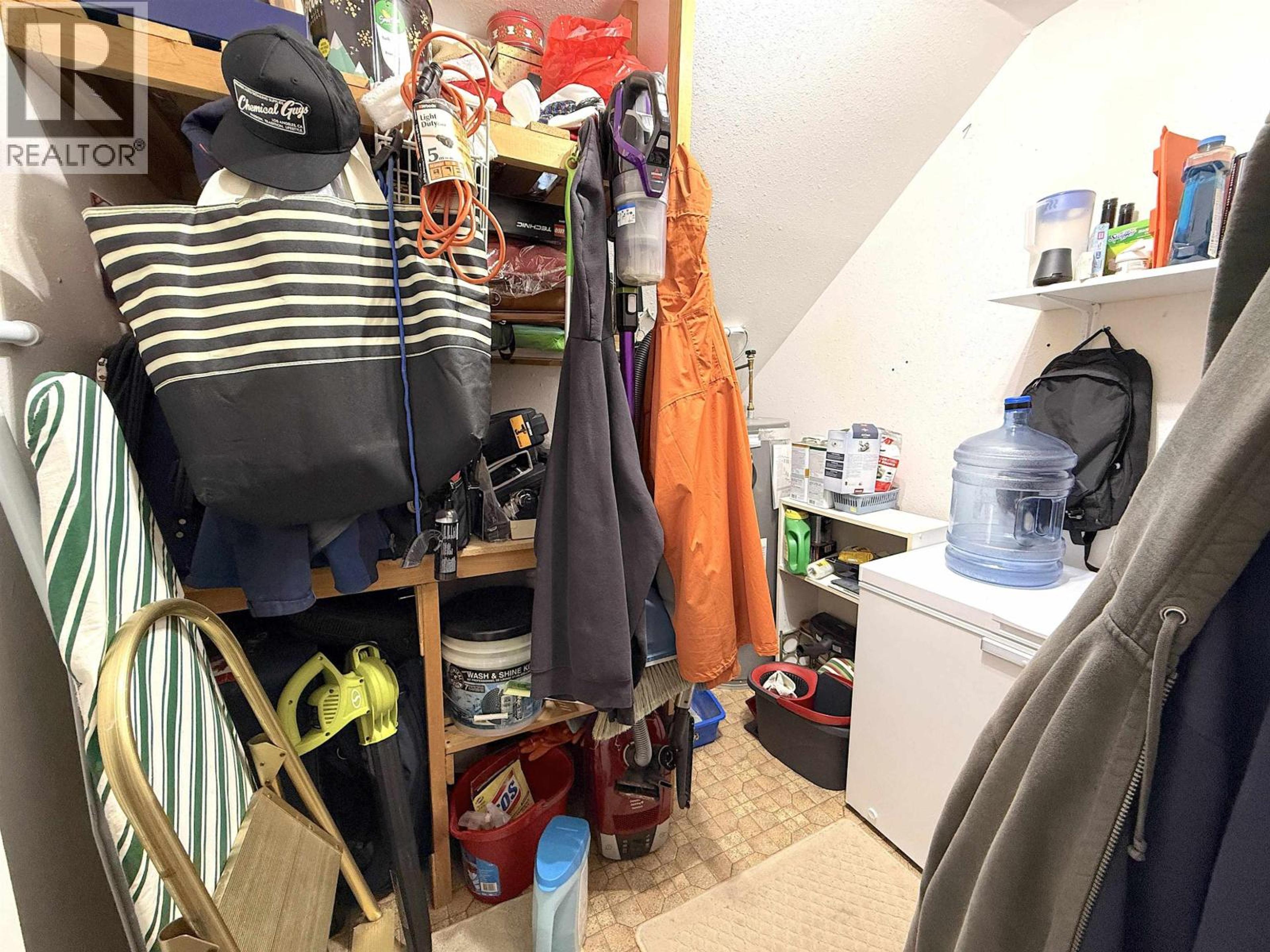 594 E 4TH AVENUE - 8