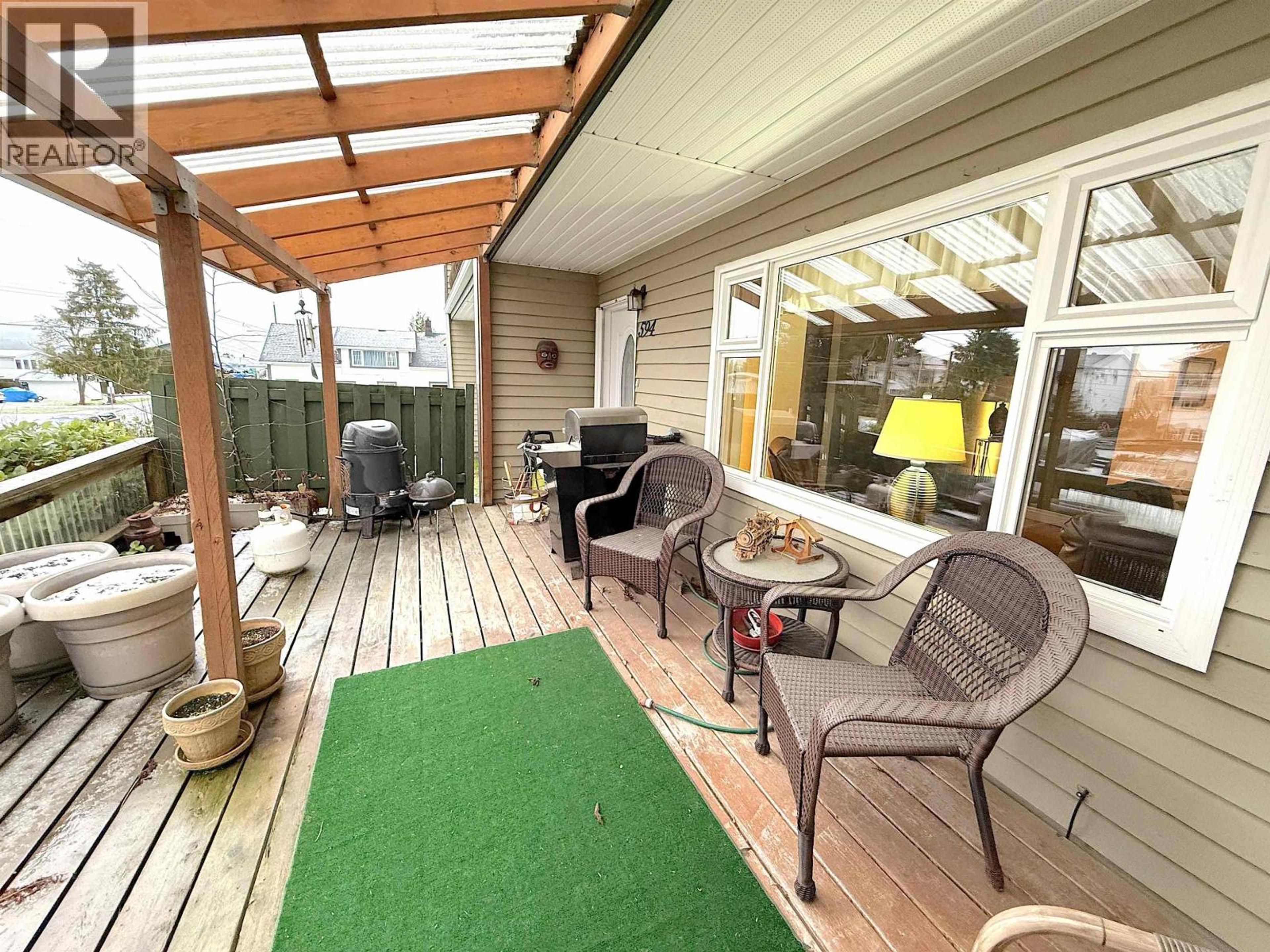 594 E 4TH AVENUE - 16