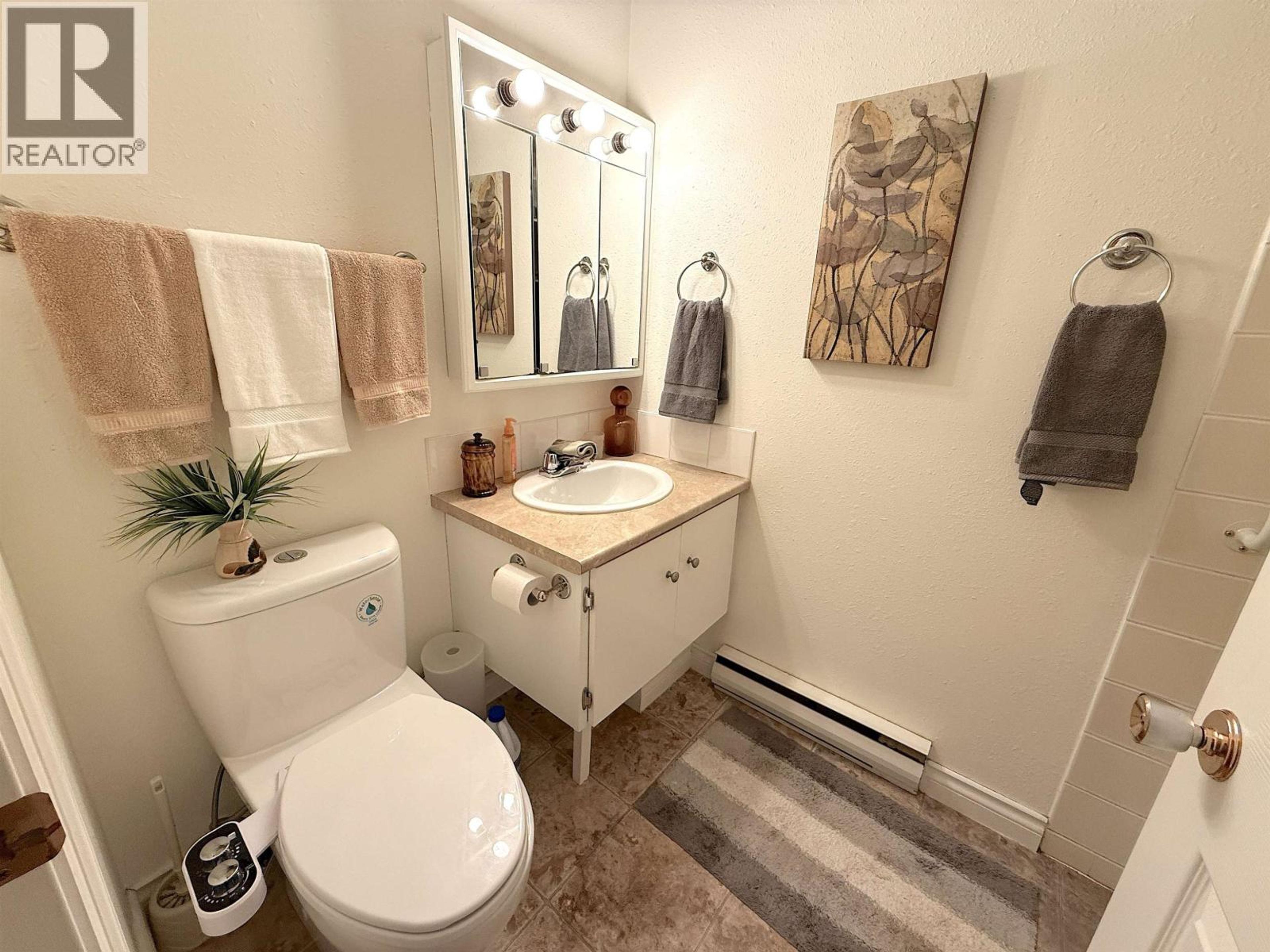 594 E 4TH AVENUE - 23