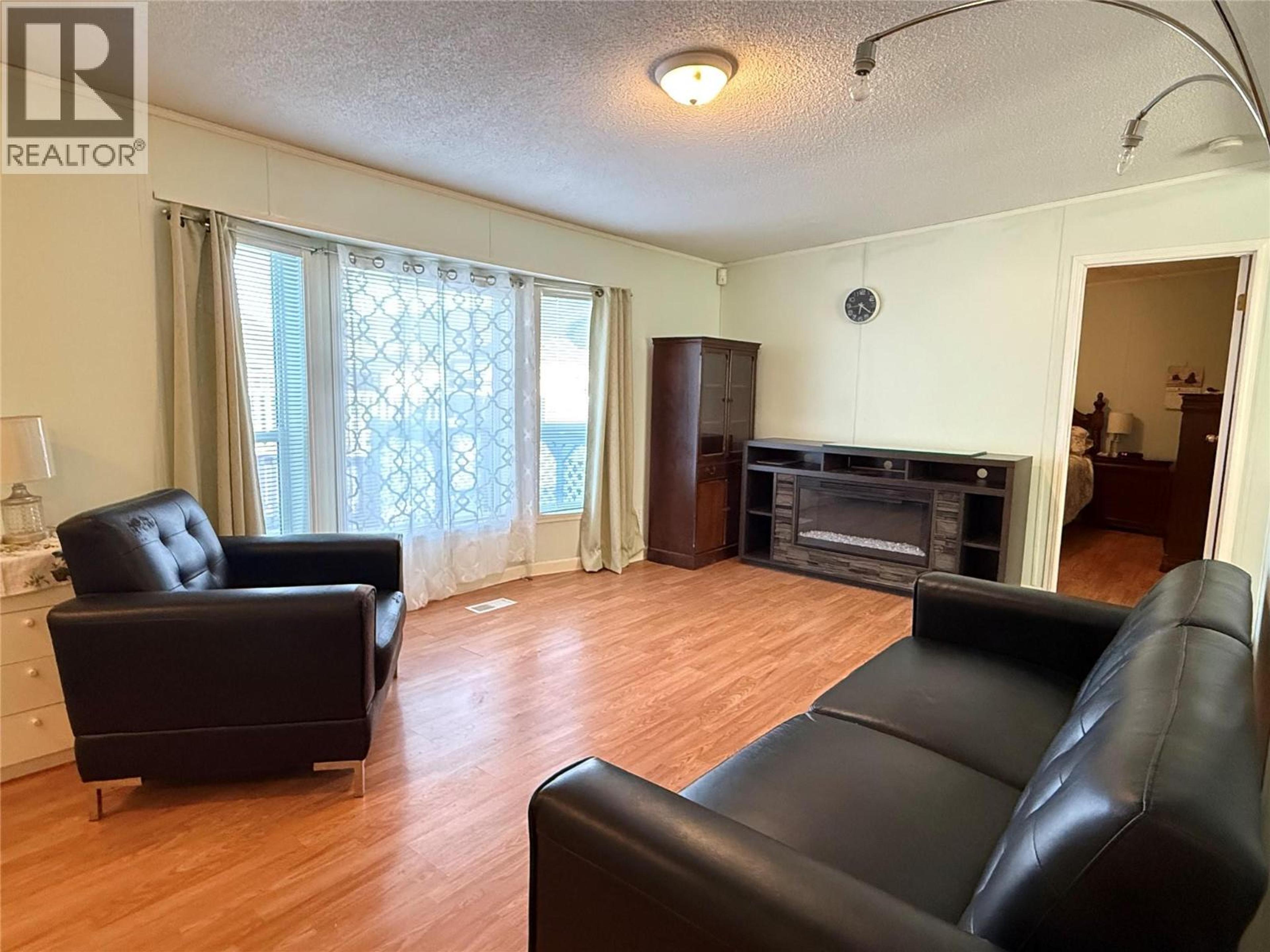 #10 7225 BOUNDARY DRIVE - 8