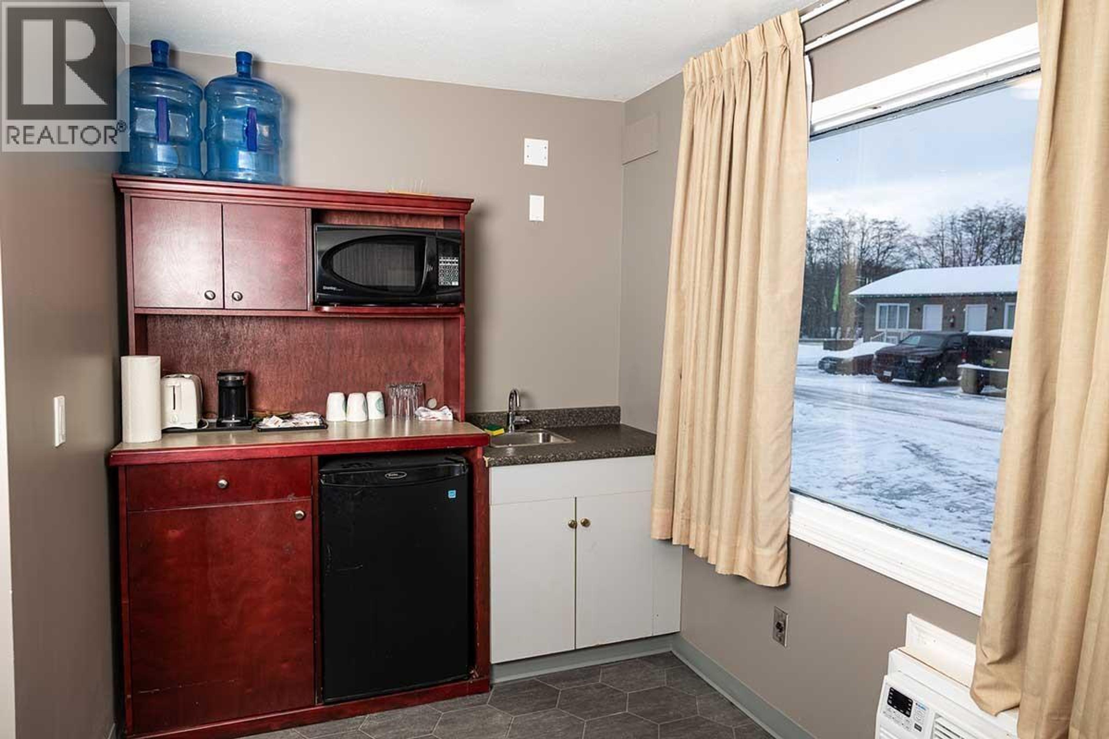 5510 W 16 HIGHWAY - Image 9