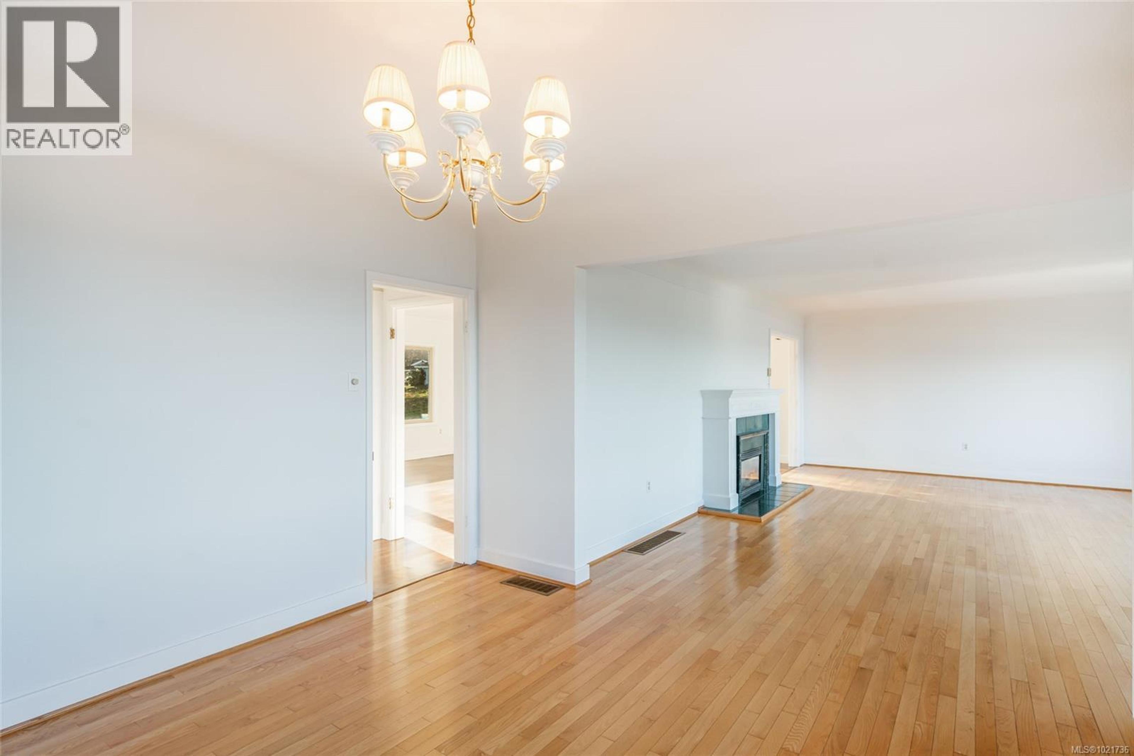 441 MEMORIAL AVE - 12