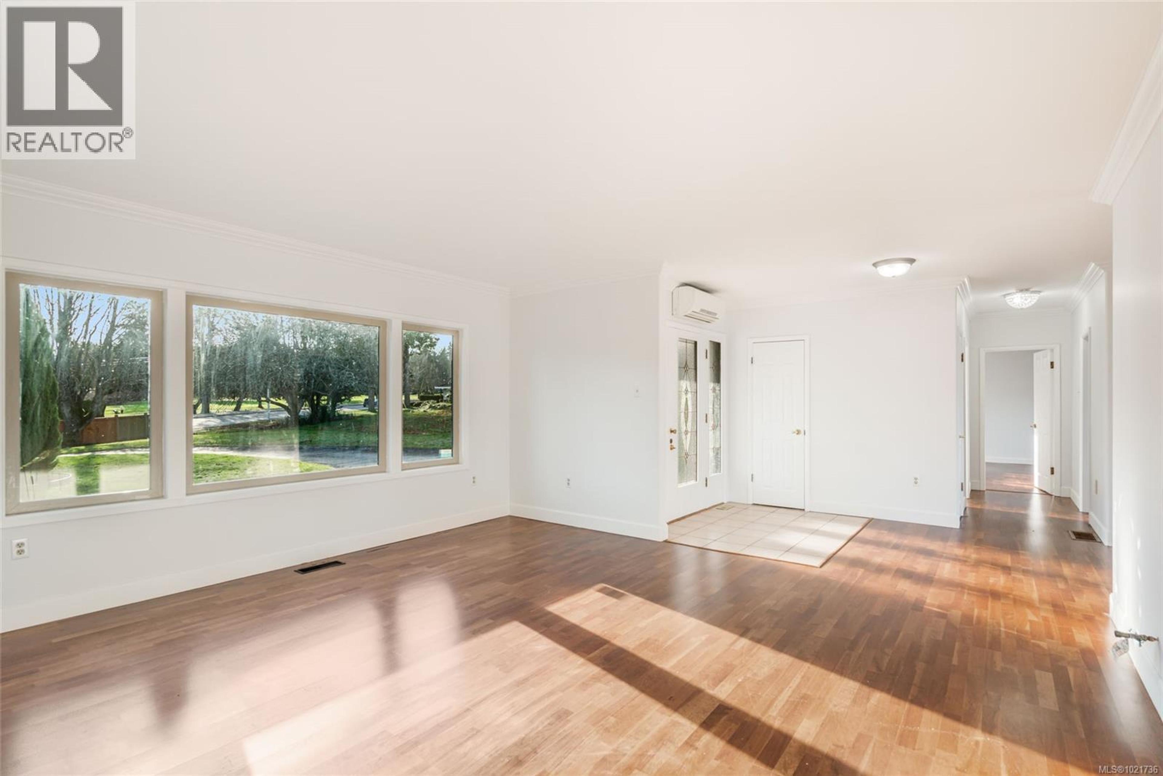 441 MEMORIAL AVE - 7