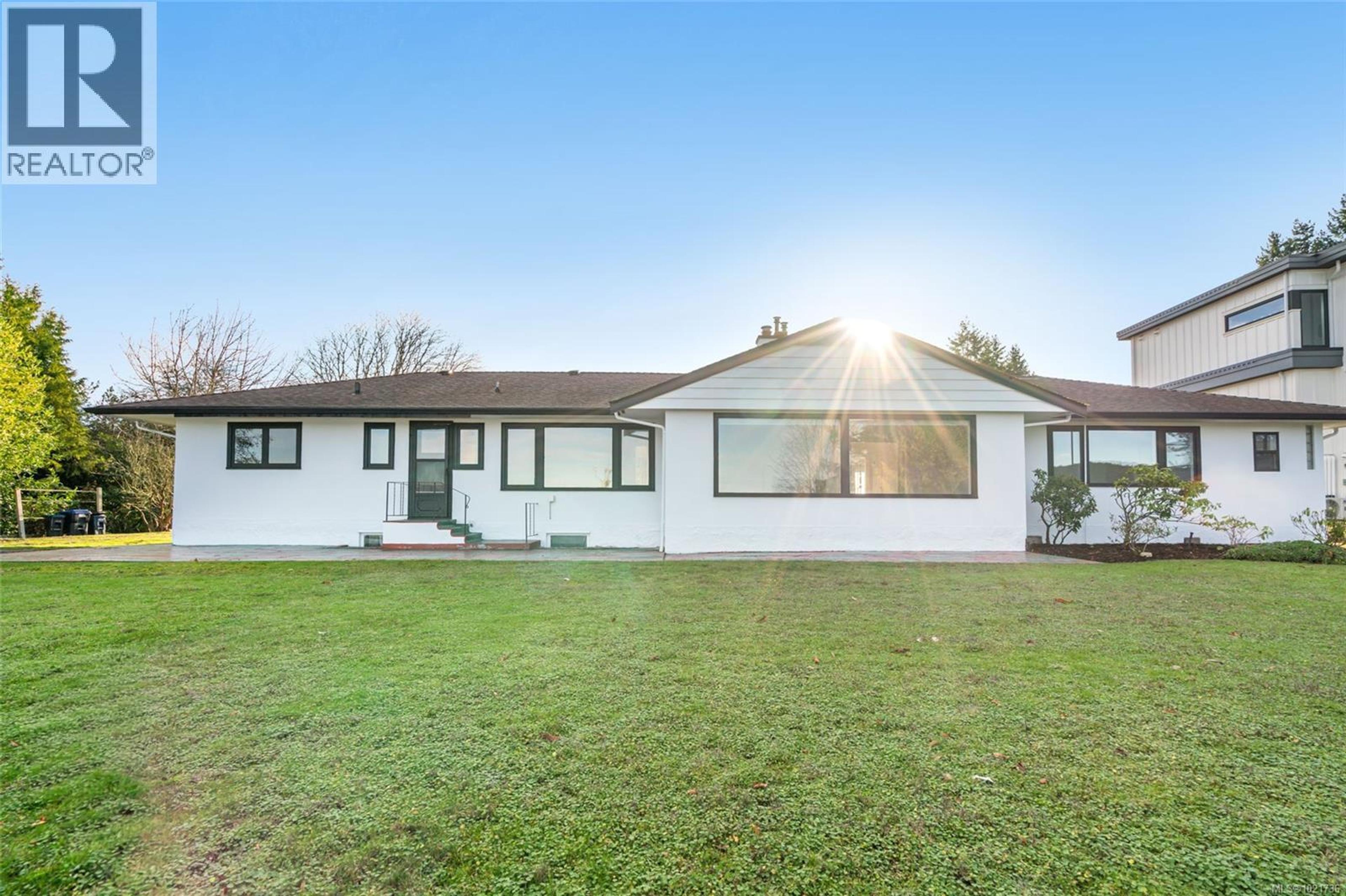 441 MEMORIAL AVE - 35