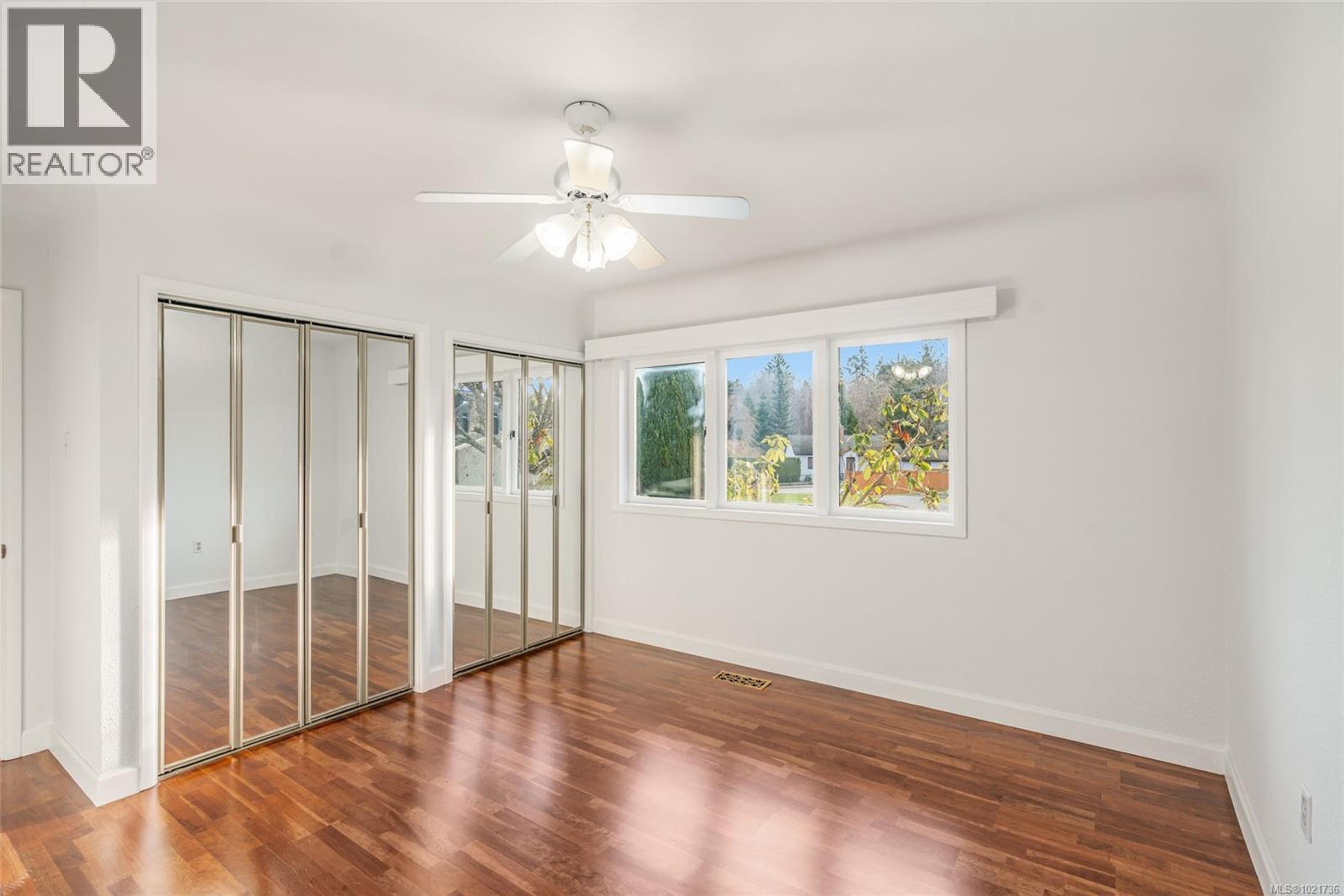 441 MEMORIAL AVE - 24