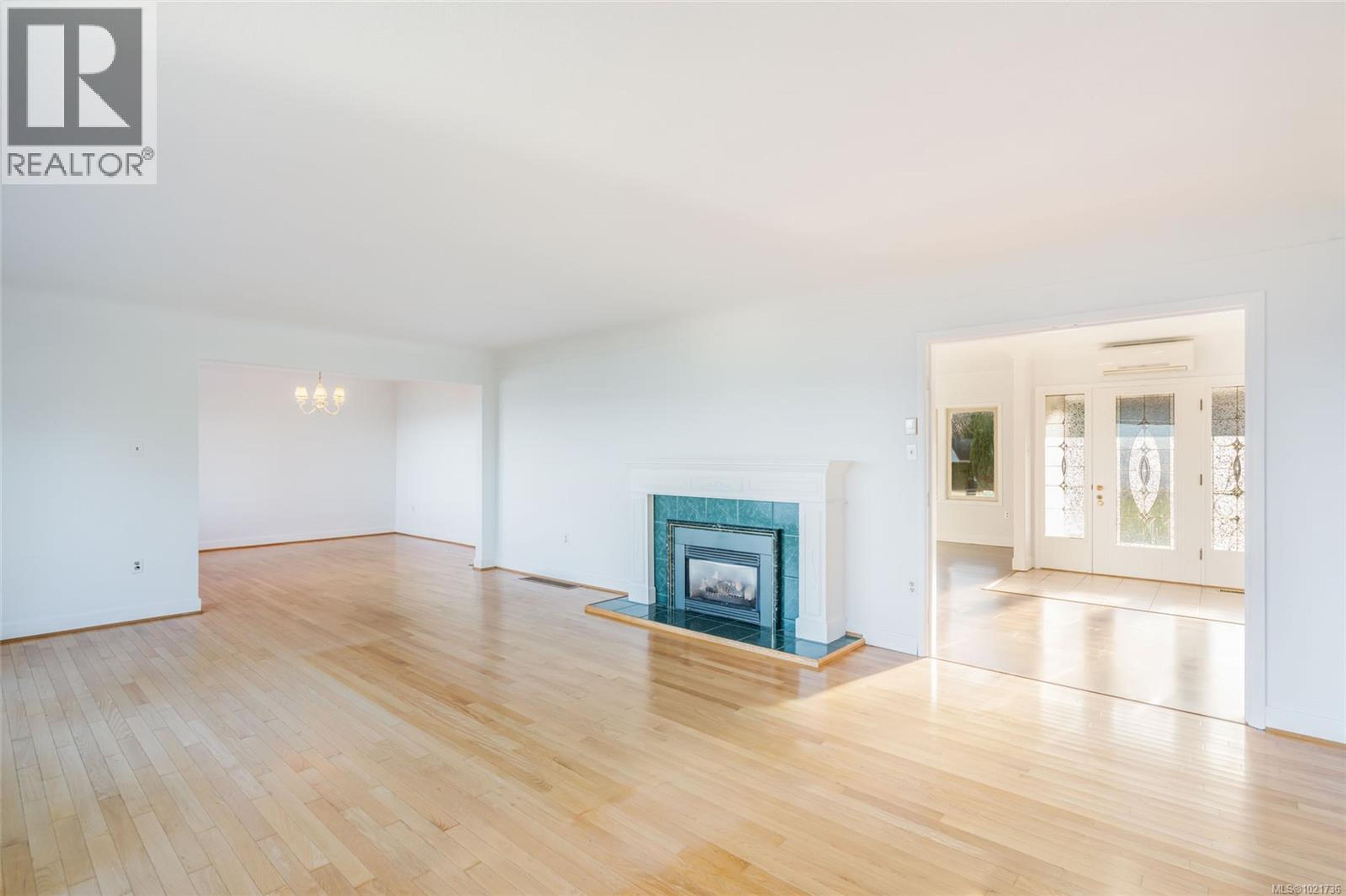 441 MEMORIAL AVE - 9