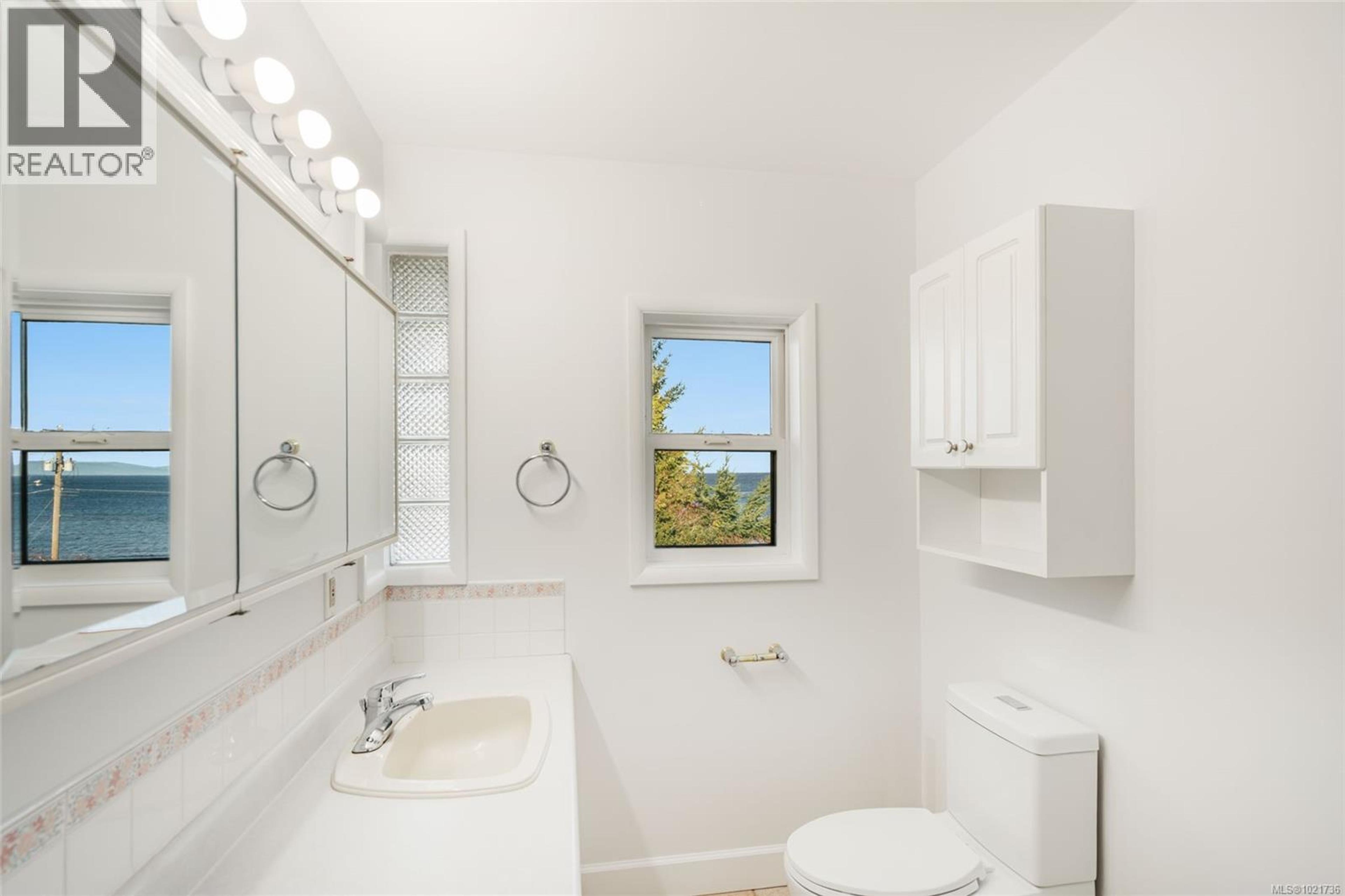 441 MEMORIAL AVE - 22