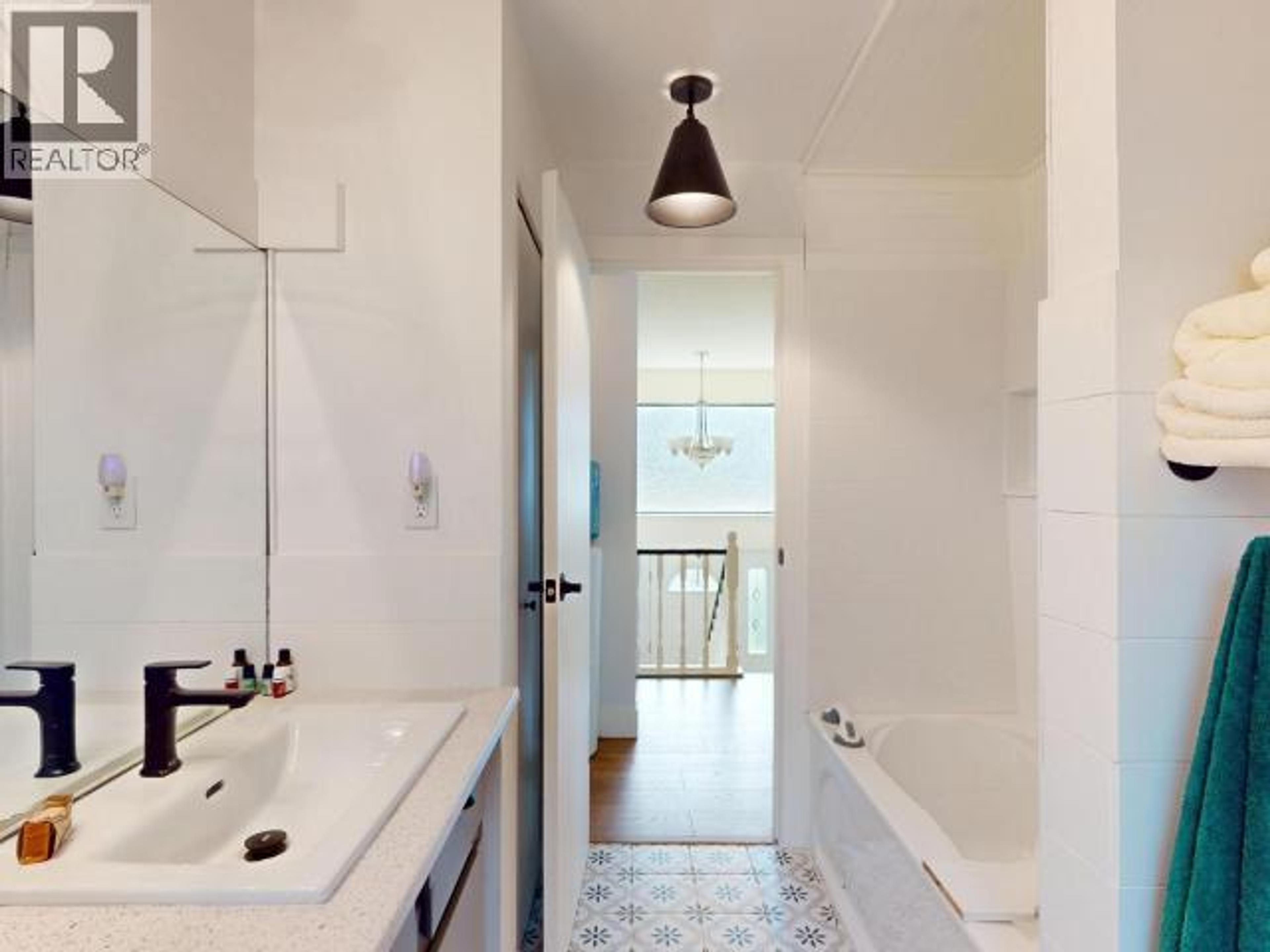 7889 HIGHWAY 101 - 31