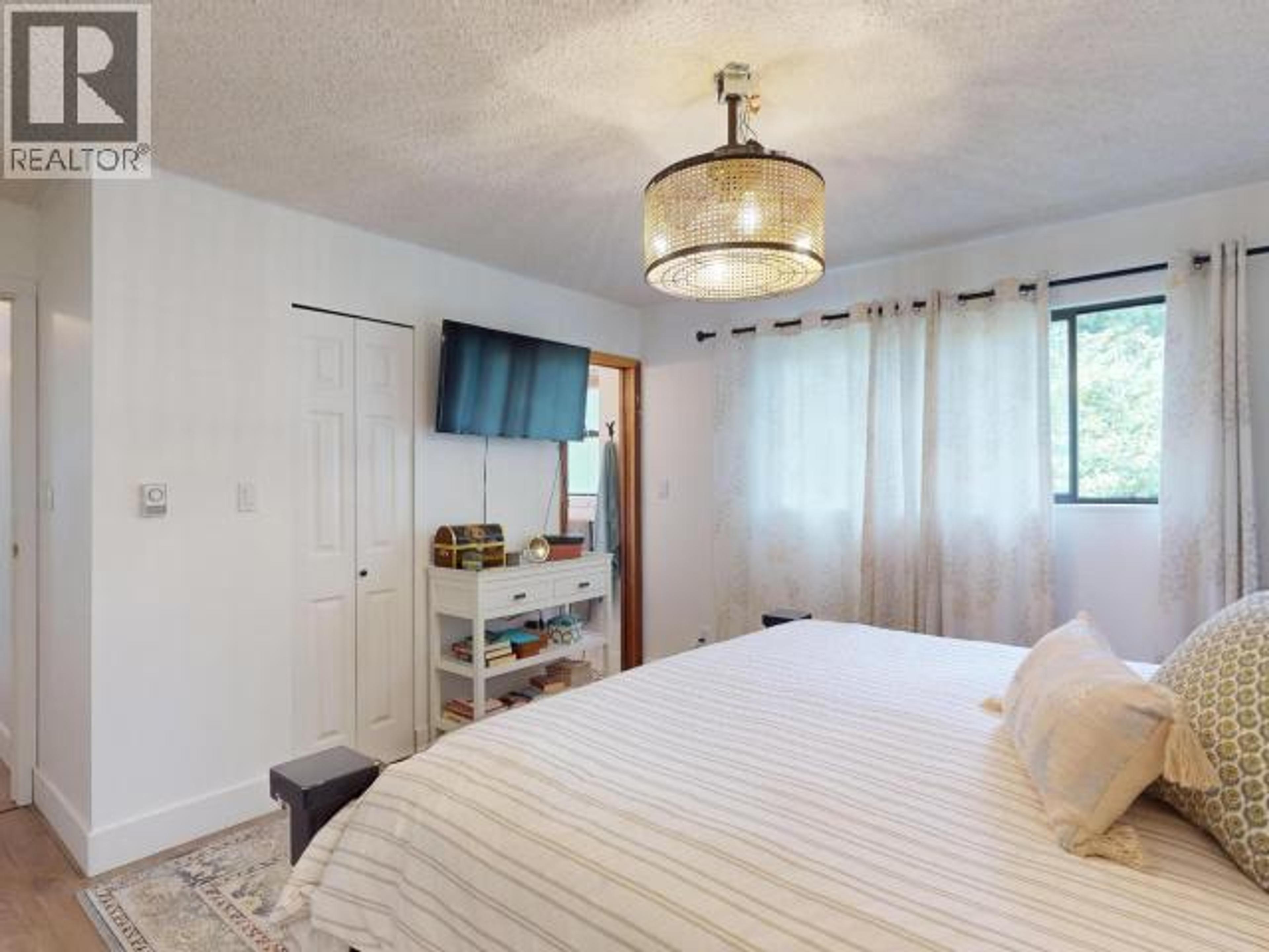 7889 HIGHWAY 101 - 27