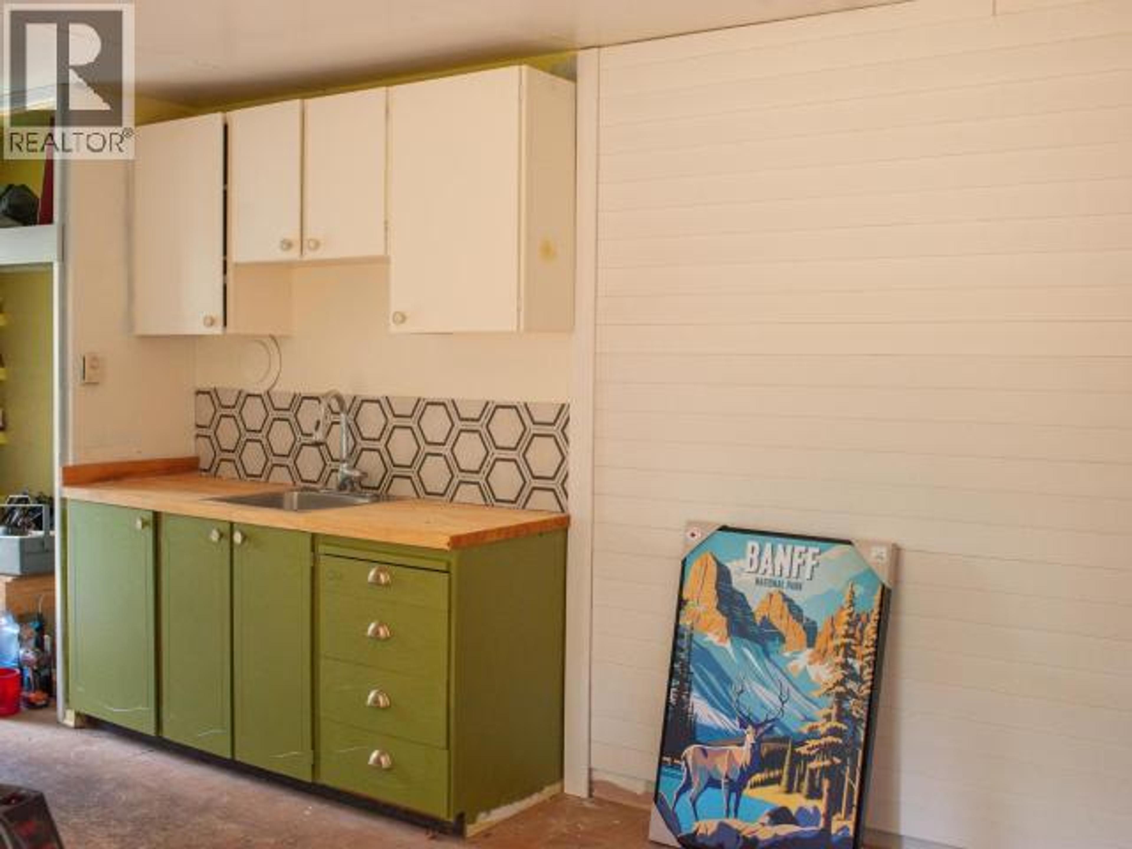 7889 HIGHWAY 101 - 15