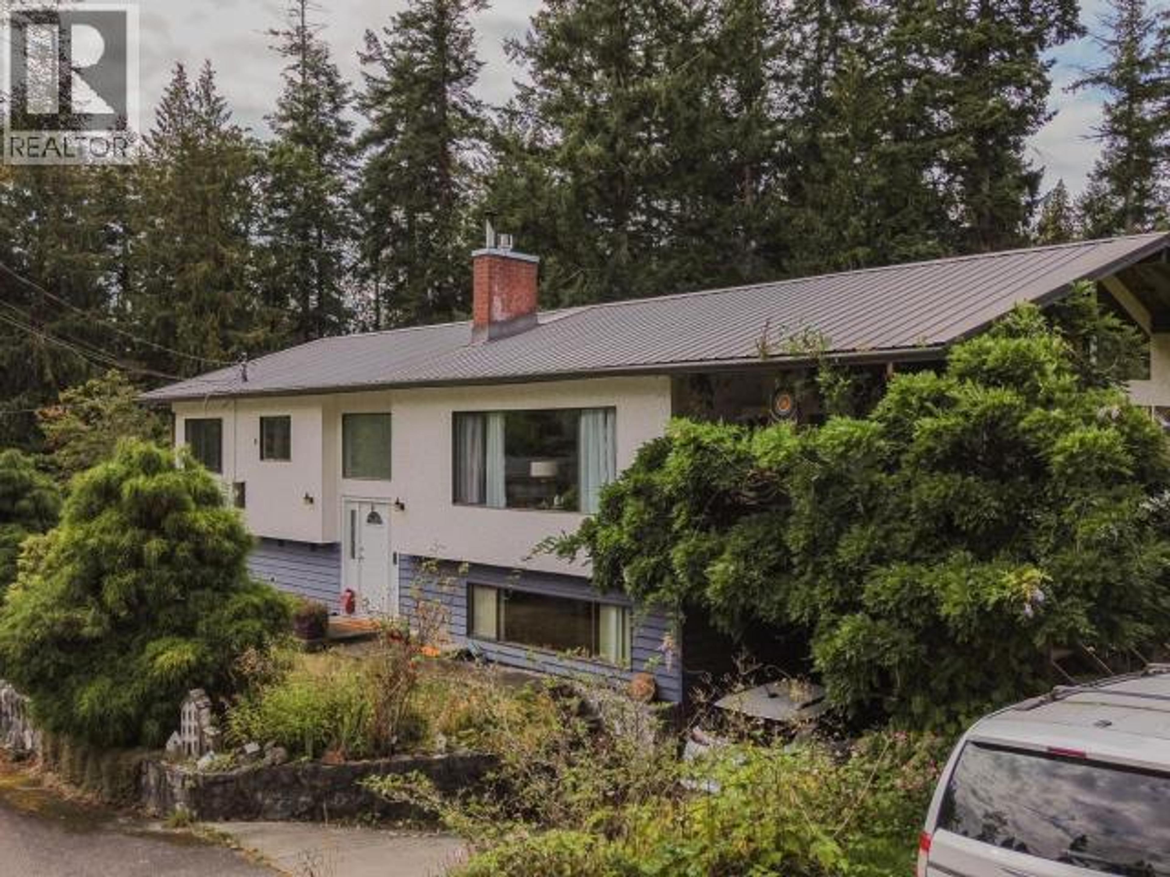 7889 HIGHWAY 101 - Main Image