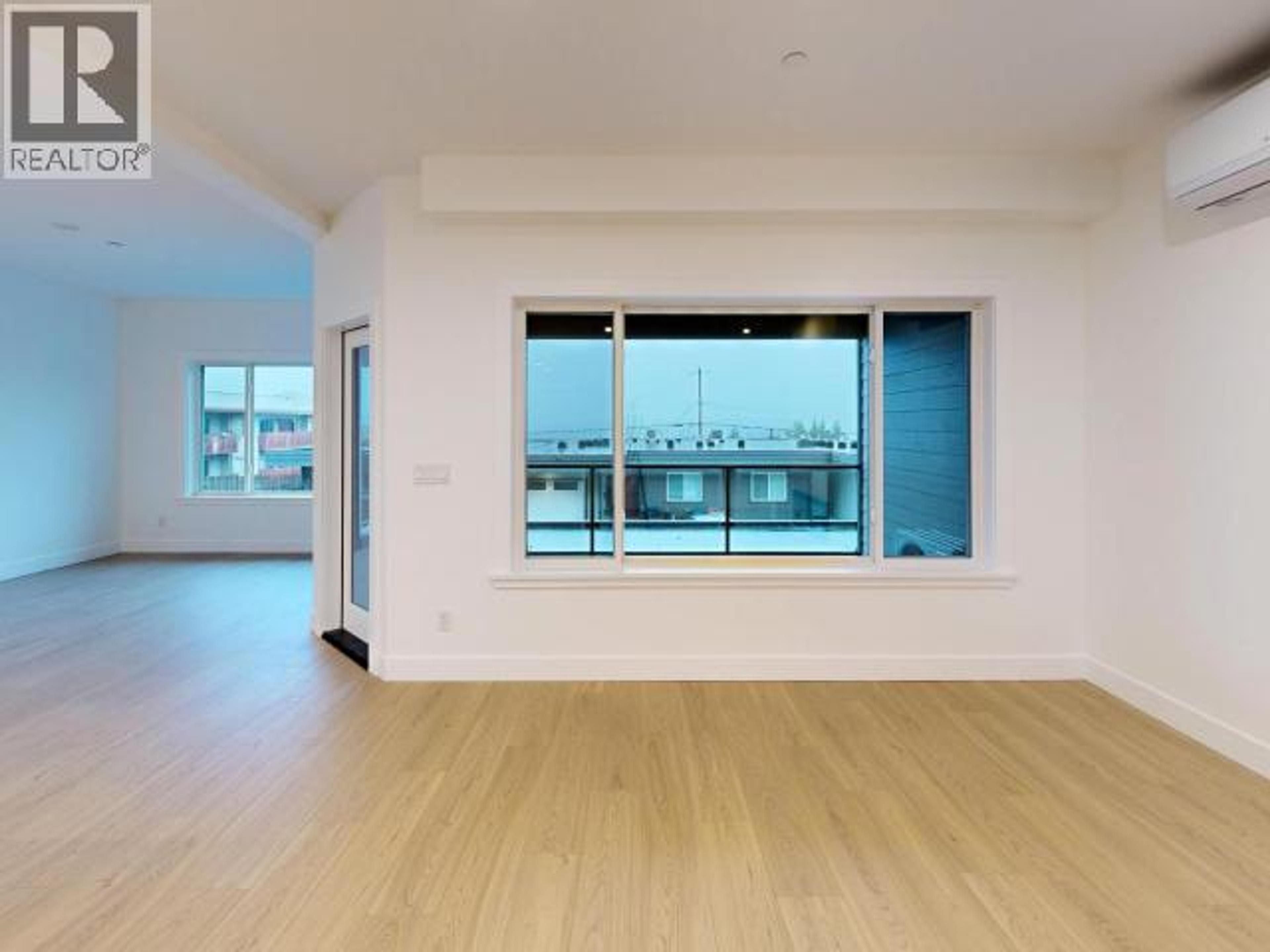 #C103 6900 BURNABY STREET - 10