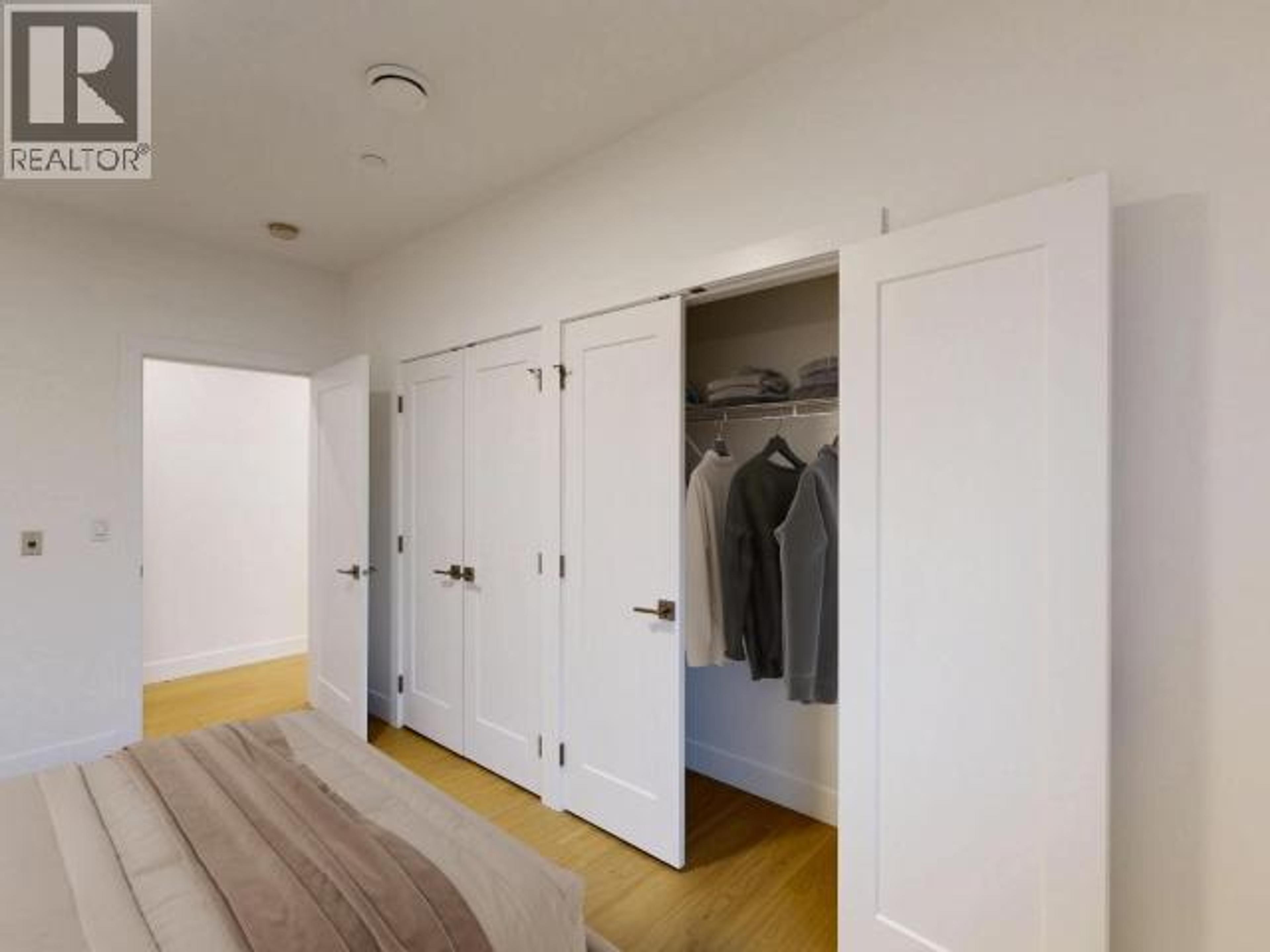 #C104 6900 BURNABY STREET - 18