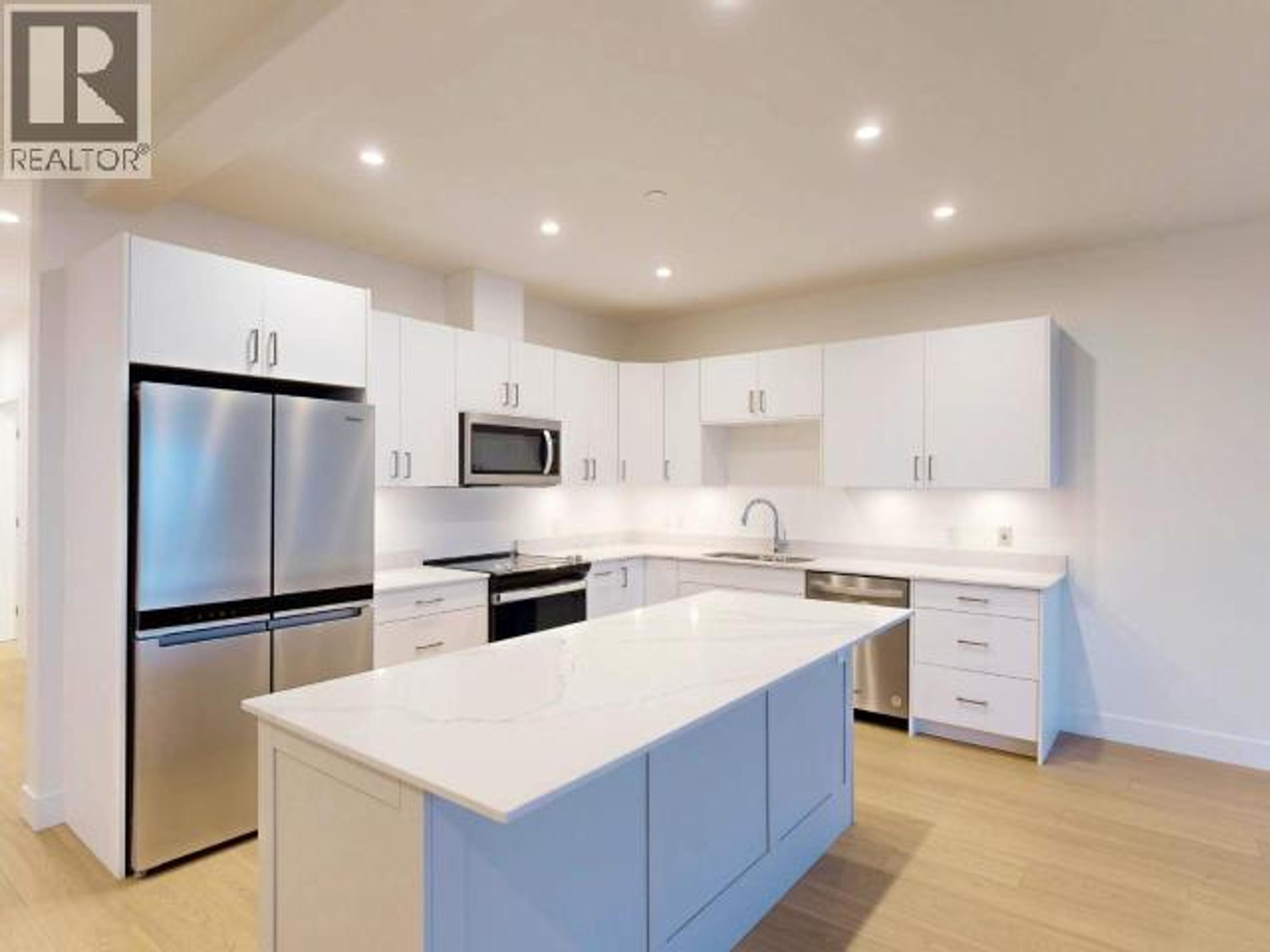 #C203 6900 BURNABY STREET - 10