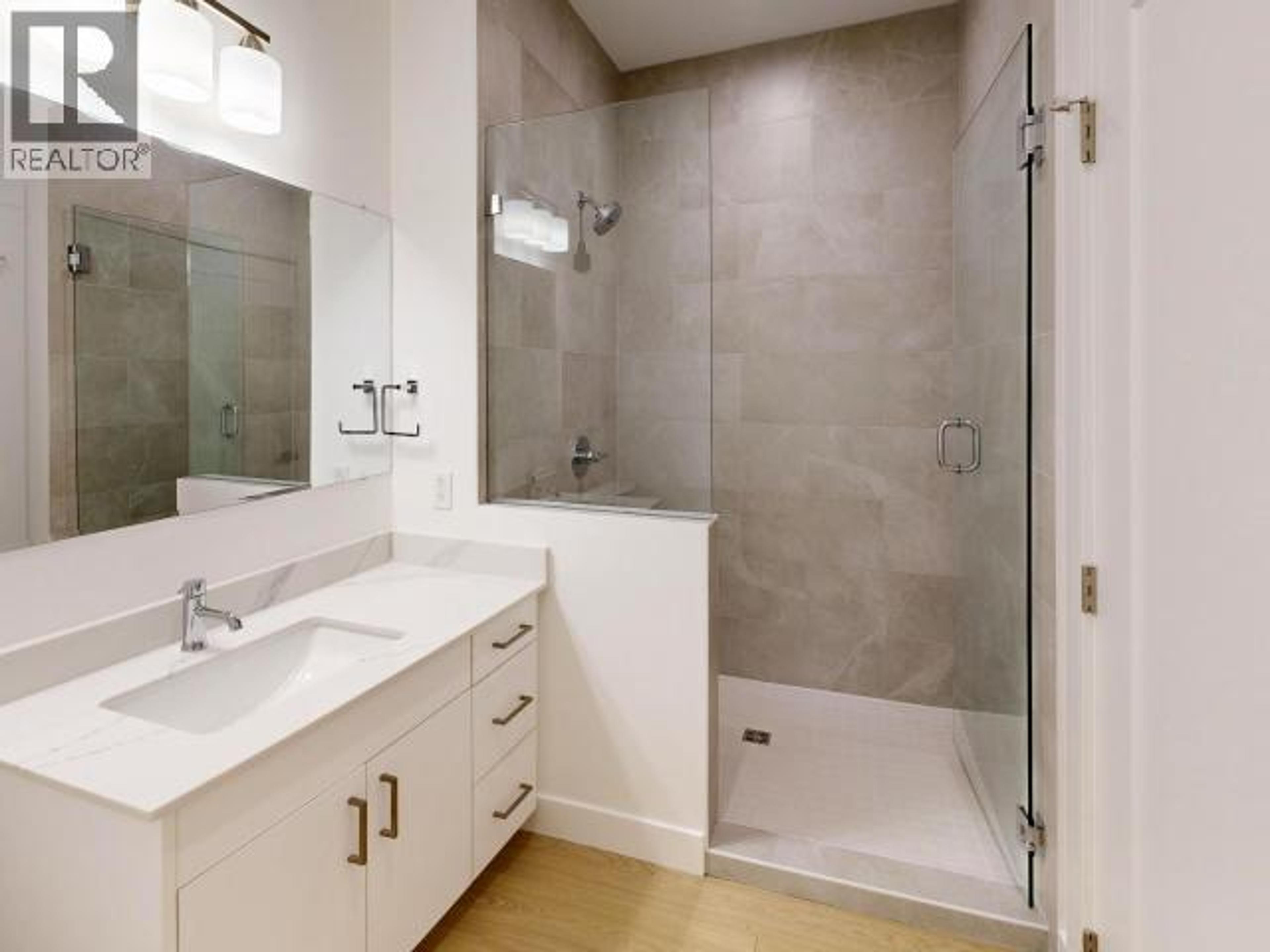 #C203 6900 BURNABY STREET - 15