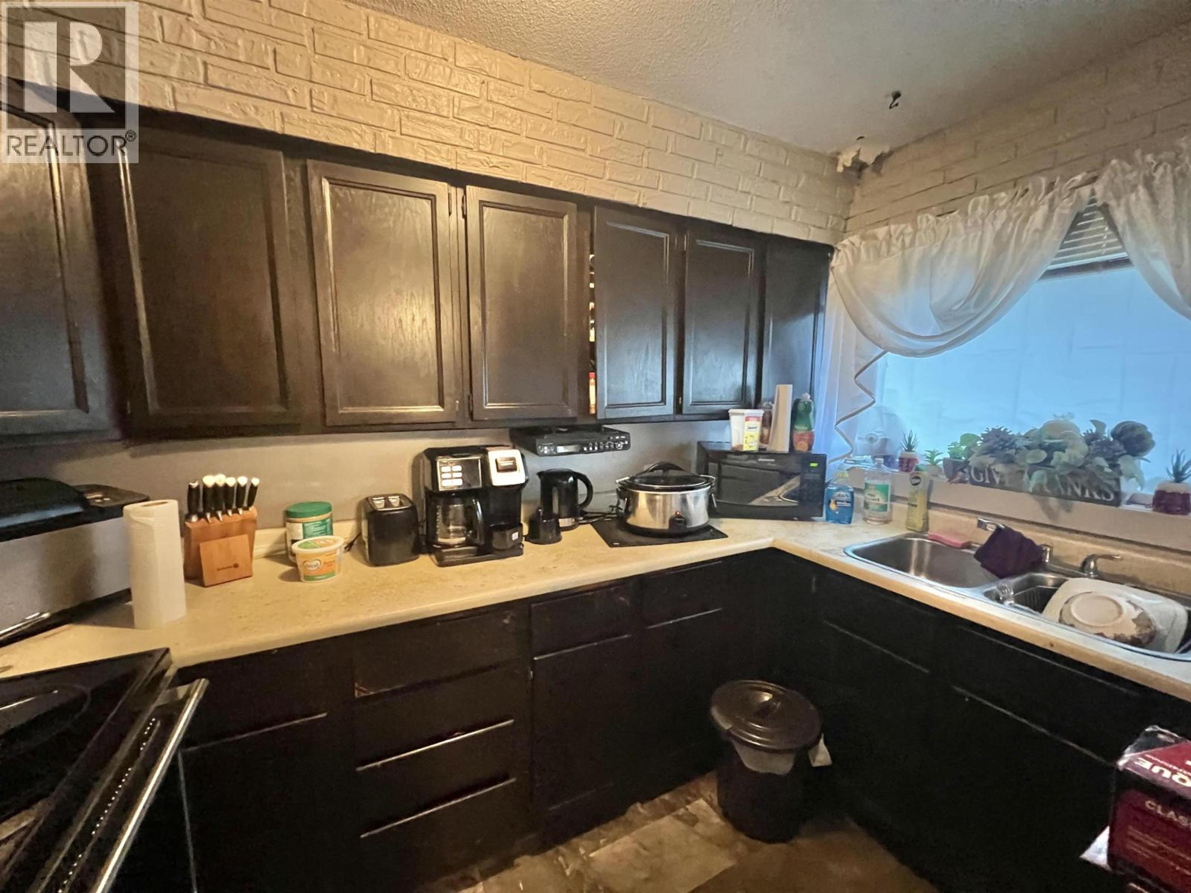 500 W 8TH AVENUE - Image 5