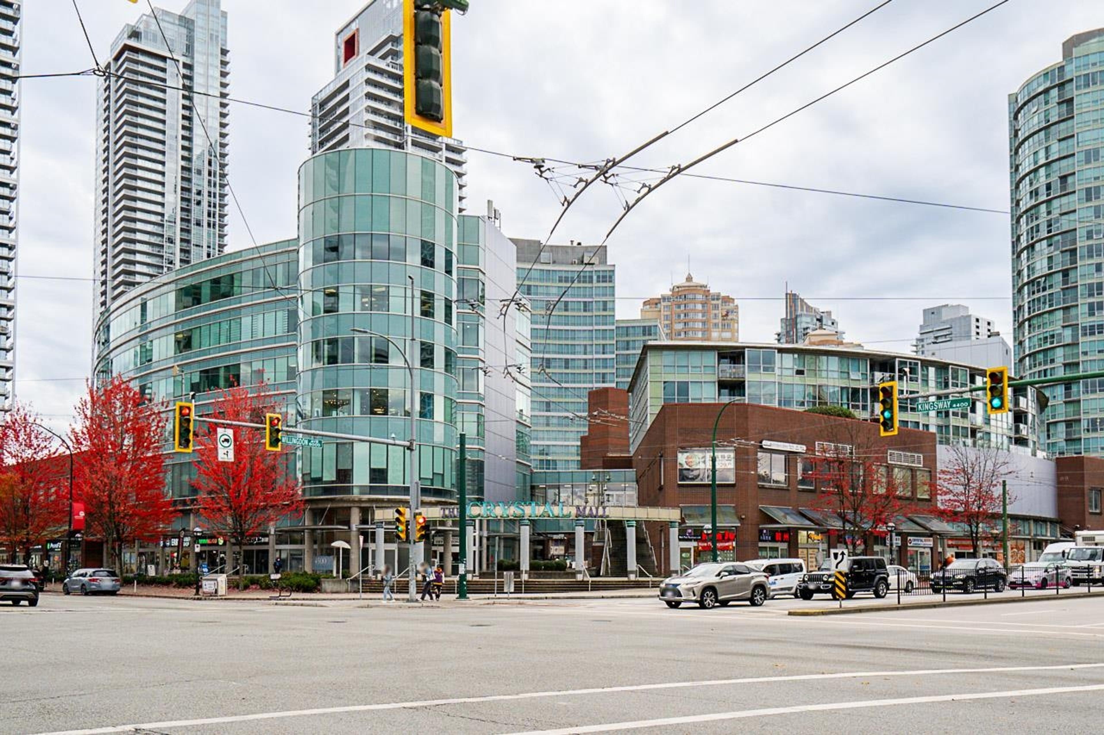 #613,615 4538 KINGSWAY - Image 2